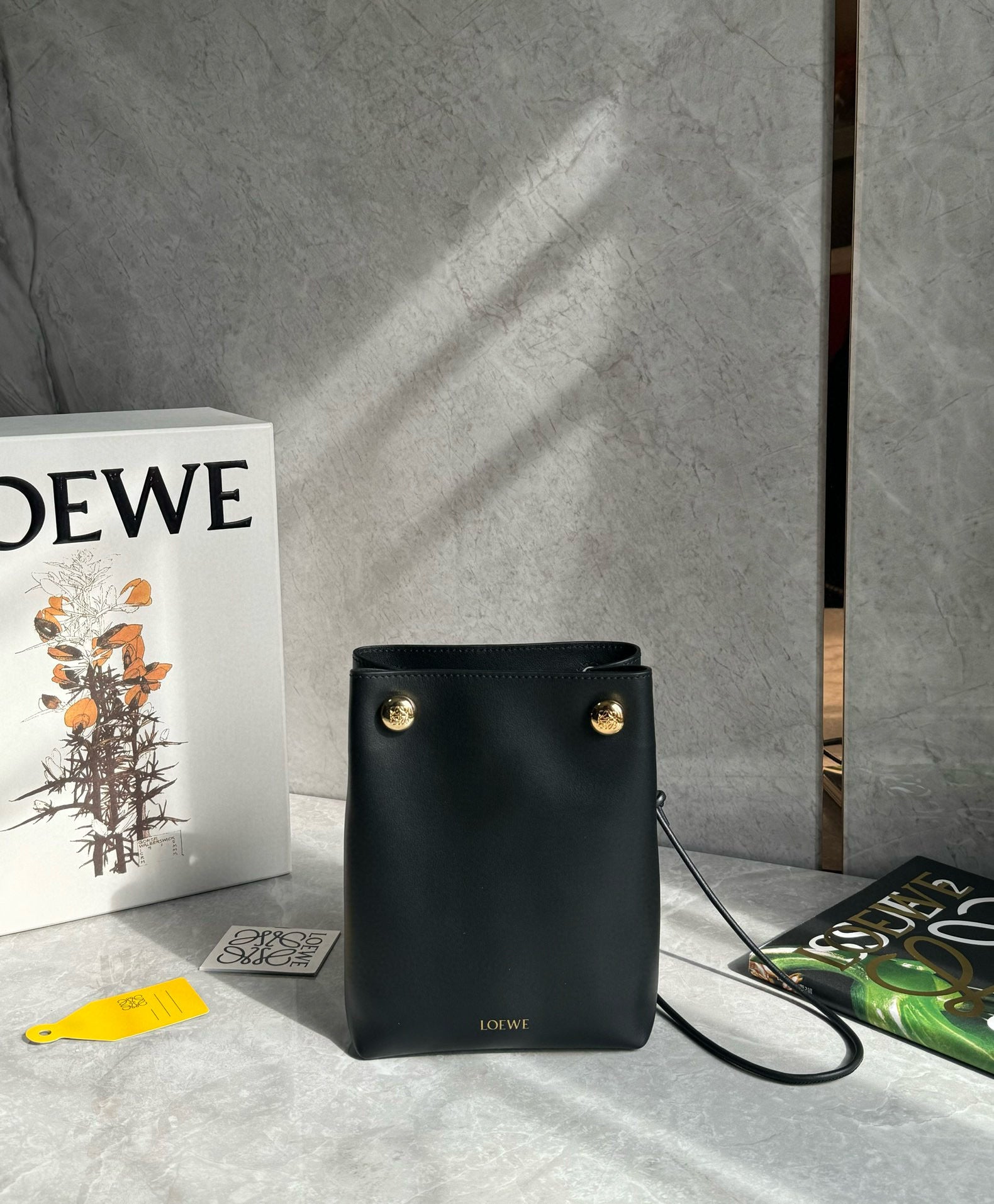 LW Pebble Leather