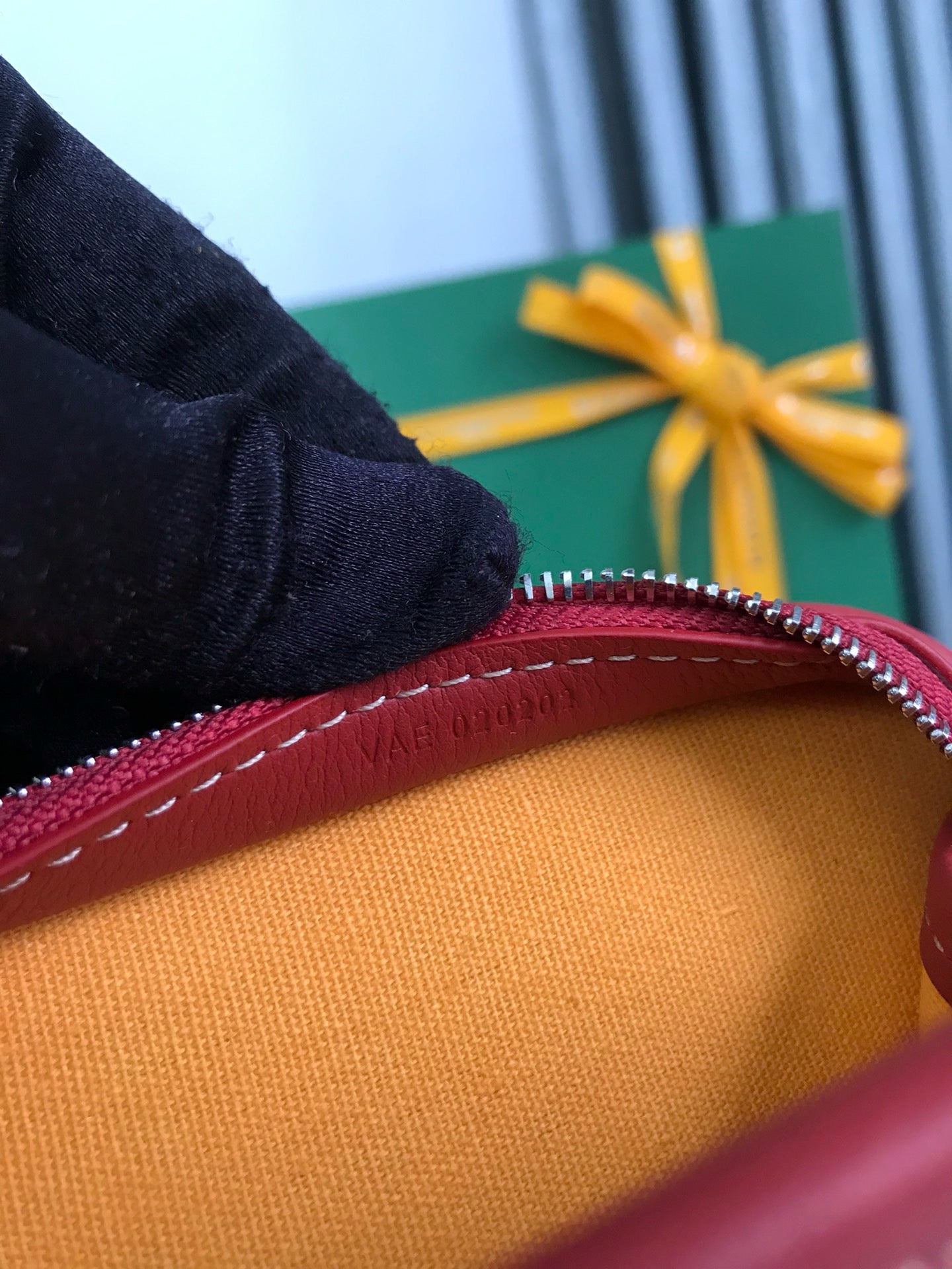 GYD Jouvence Toiletry Bag