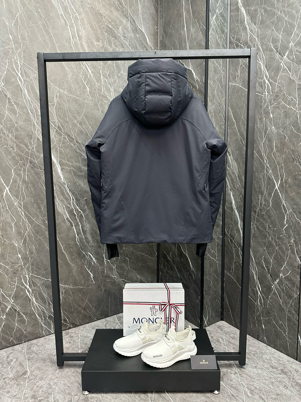 MNC Windbreaker