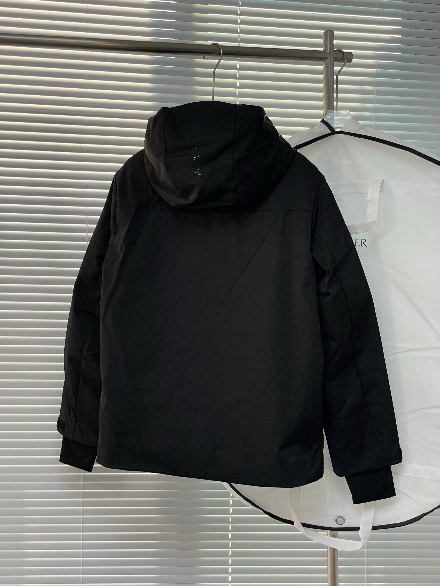 MNC Windbreaker