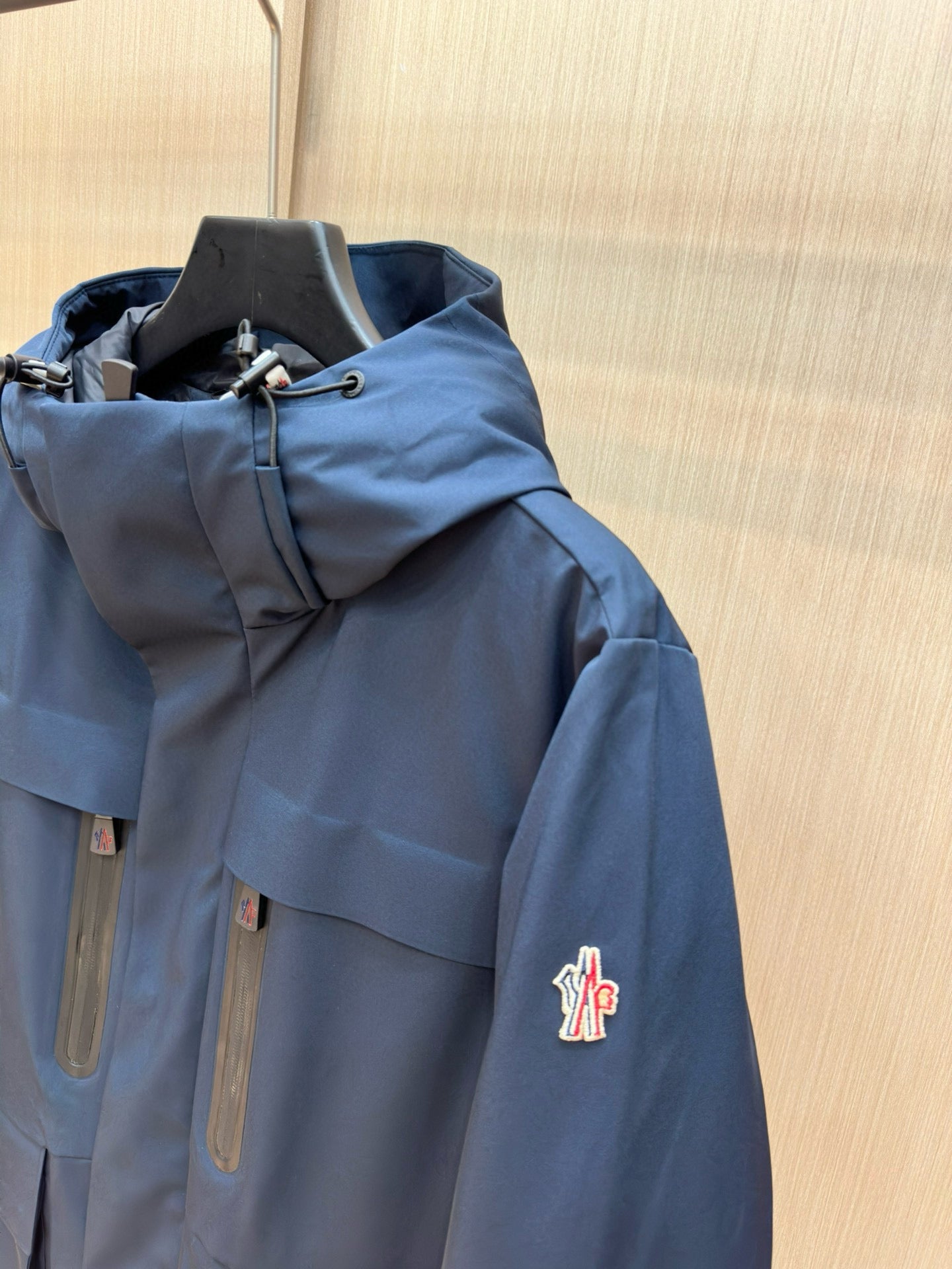 MNC Windbreaker