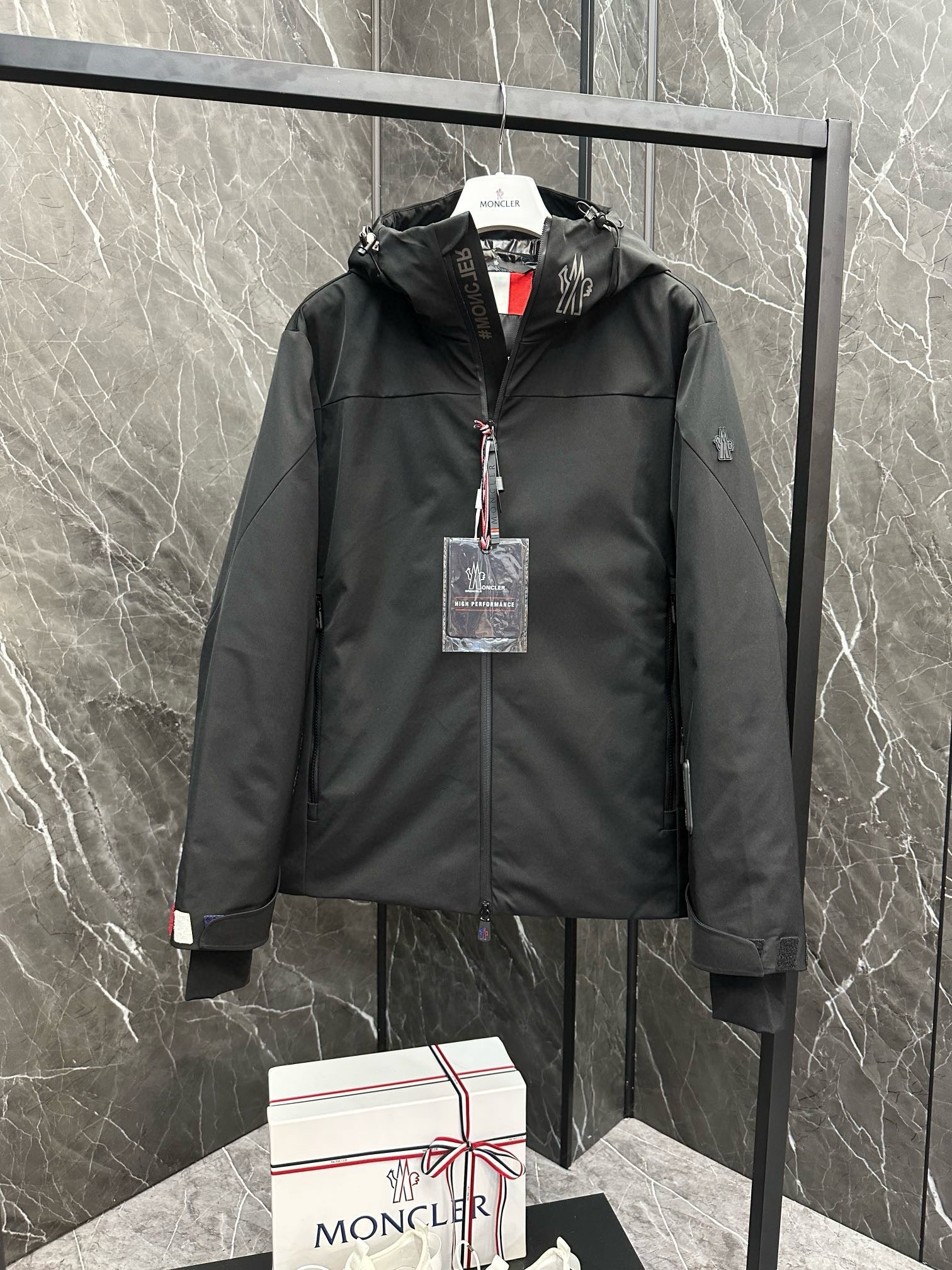 MNC Windbreaker
