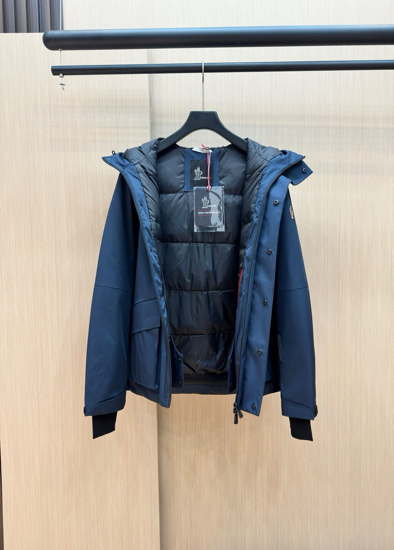 MNC Windbreaker