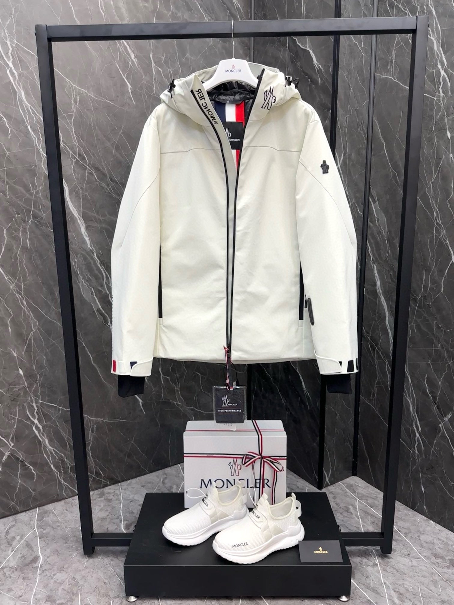 MNC Windbreaker