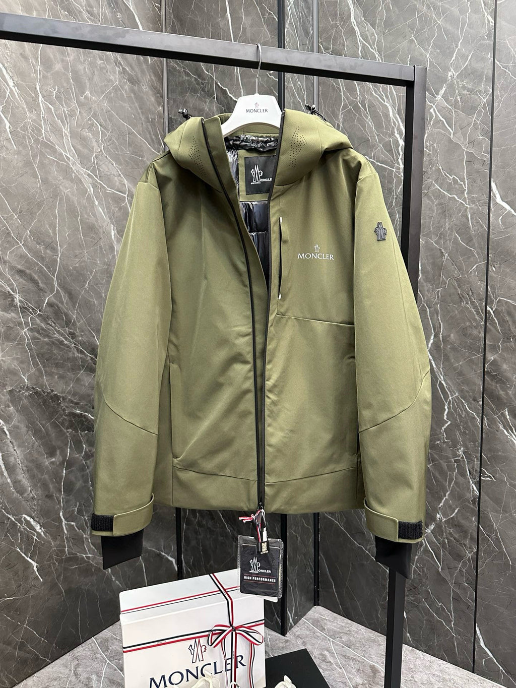 MNC Windbreaker