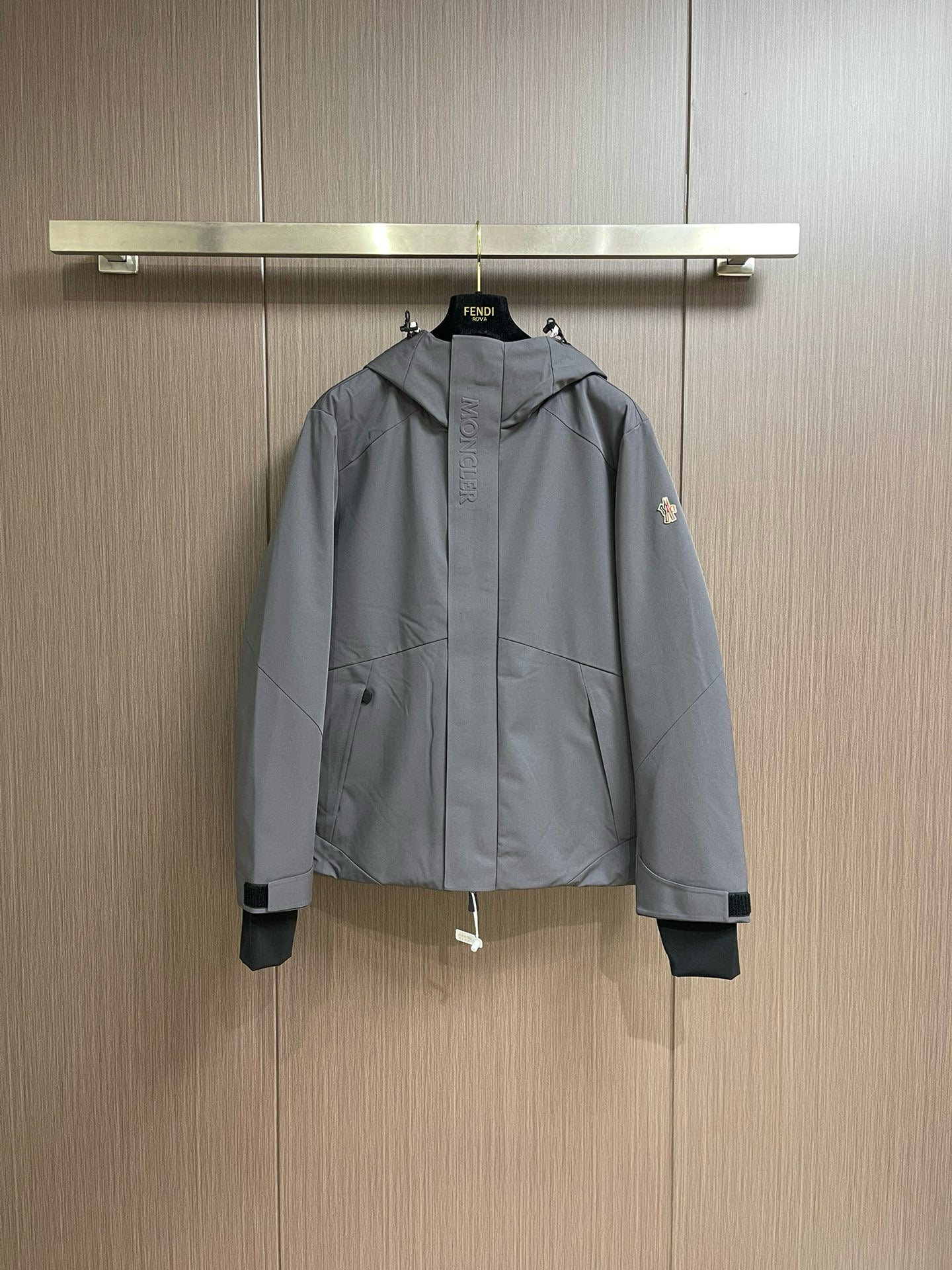 MNC Windbreaker