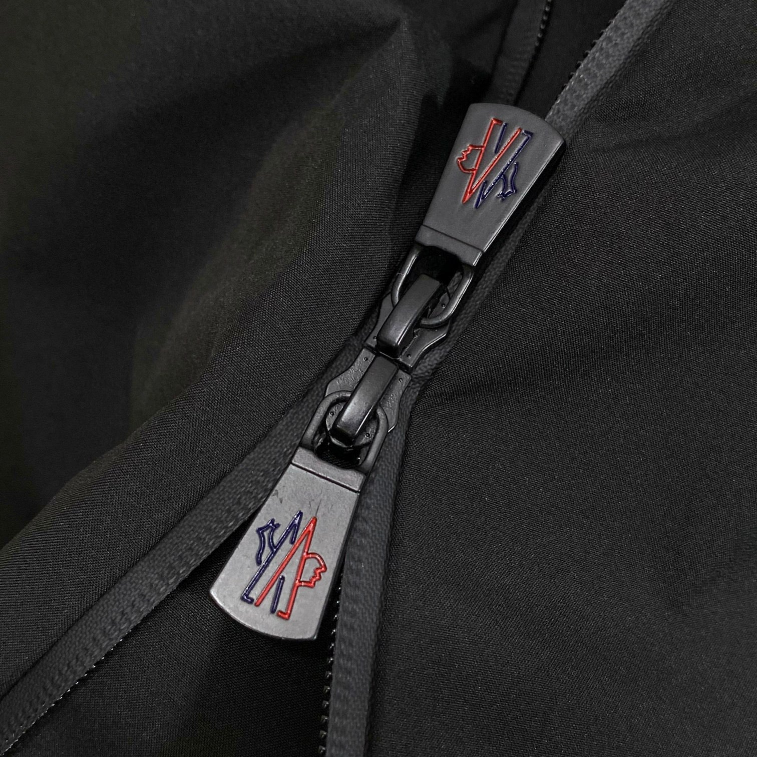 MNC Windbreaker