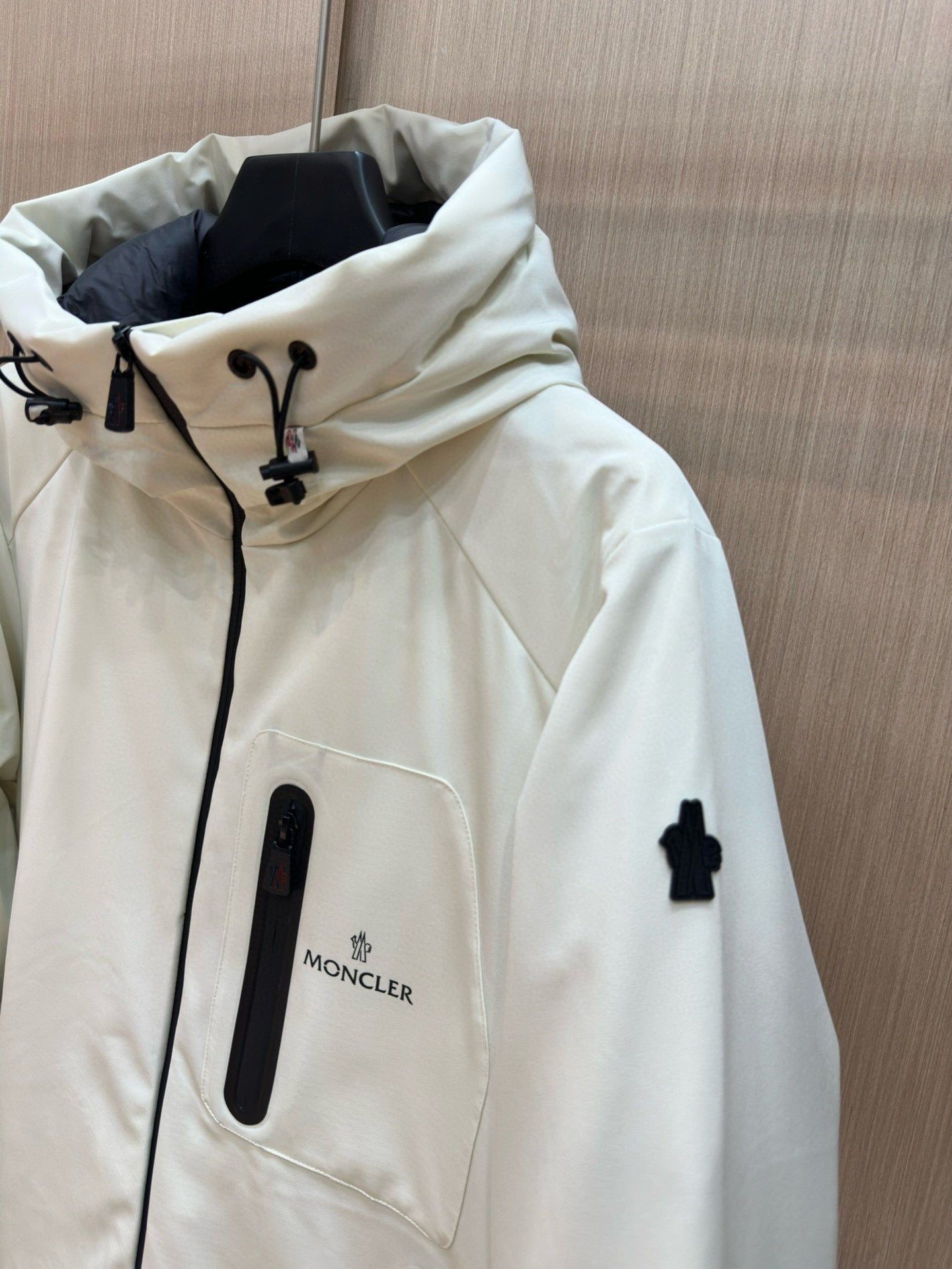 MNC Windbreaker