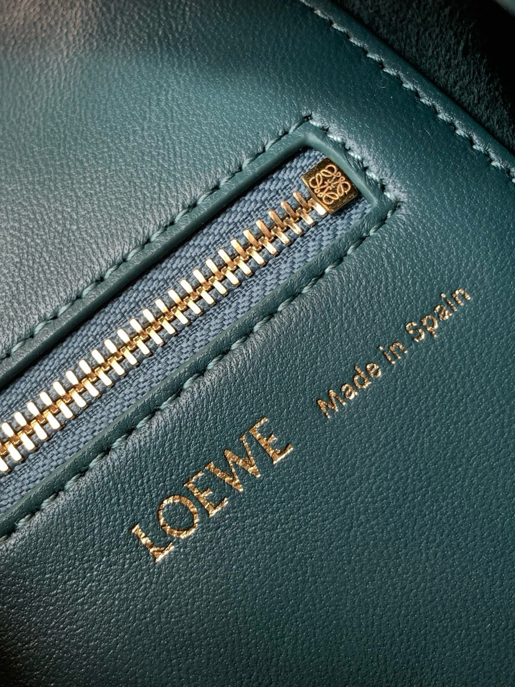 LW Squeeze Leather