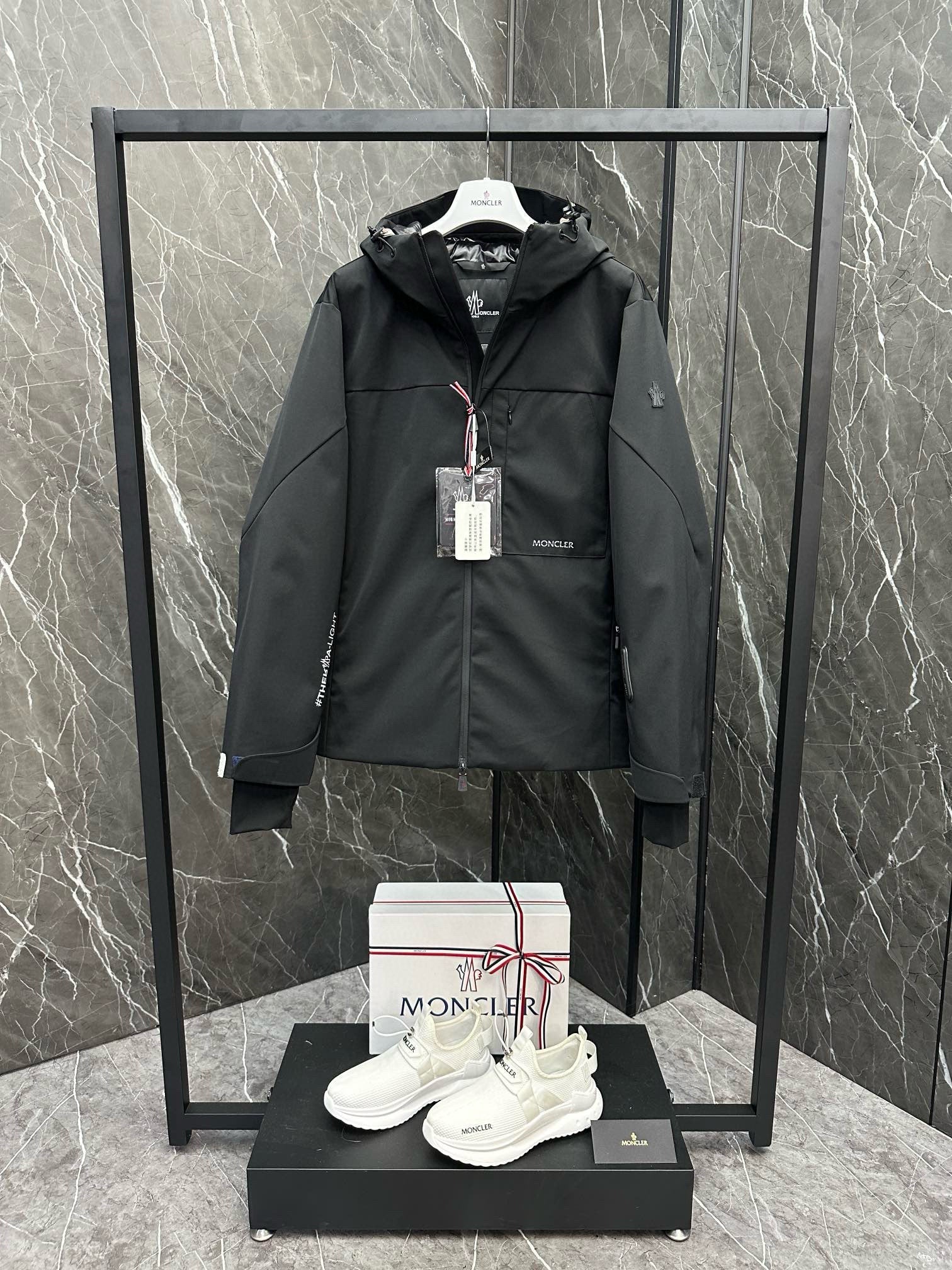 MNC Windbreaker