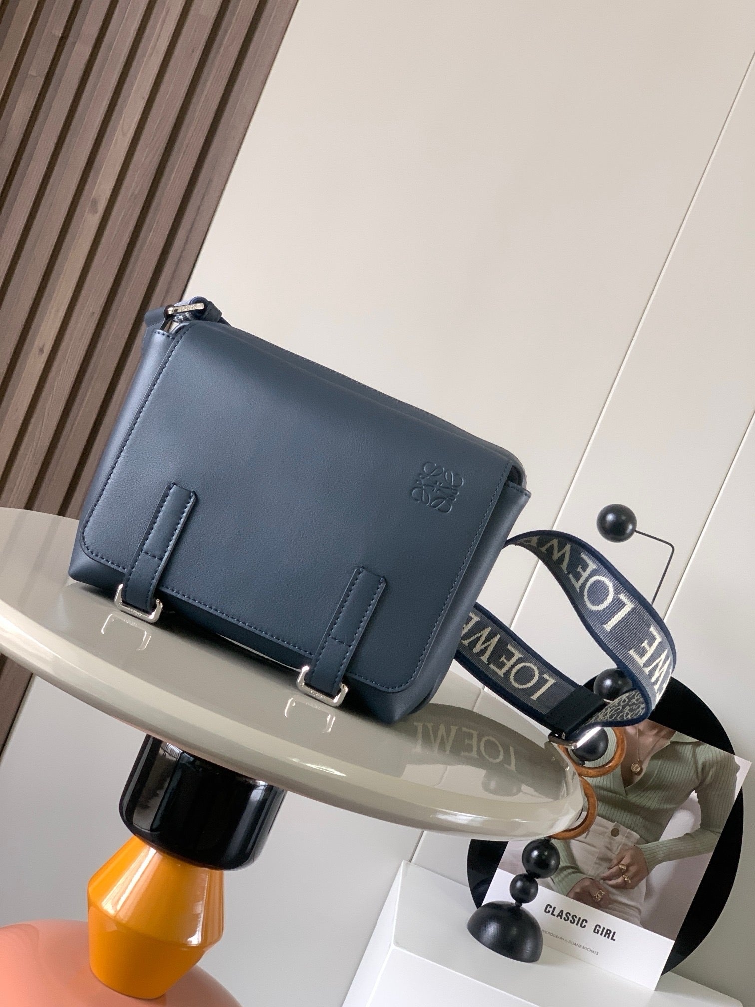 LW Messenger Bag