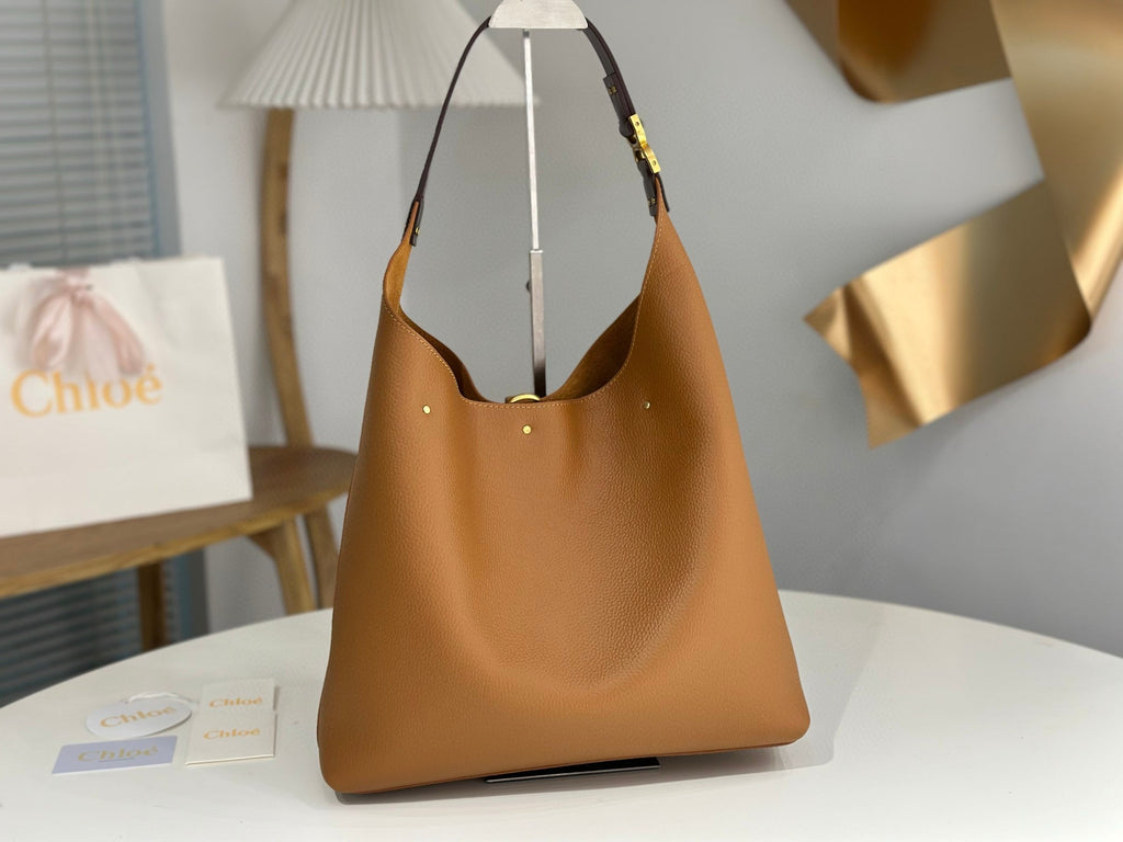CHL Marcie Hobo