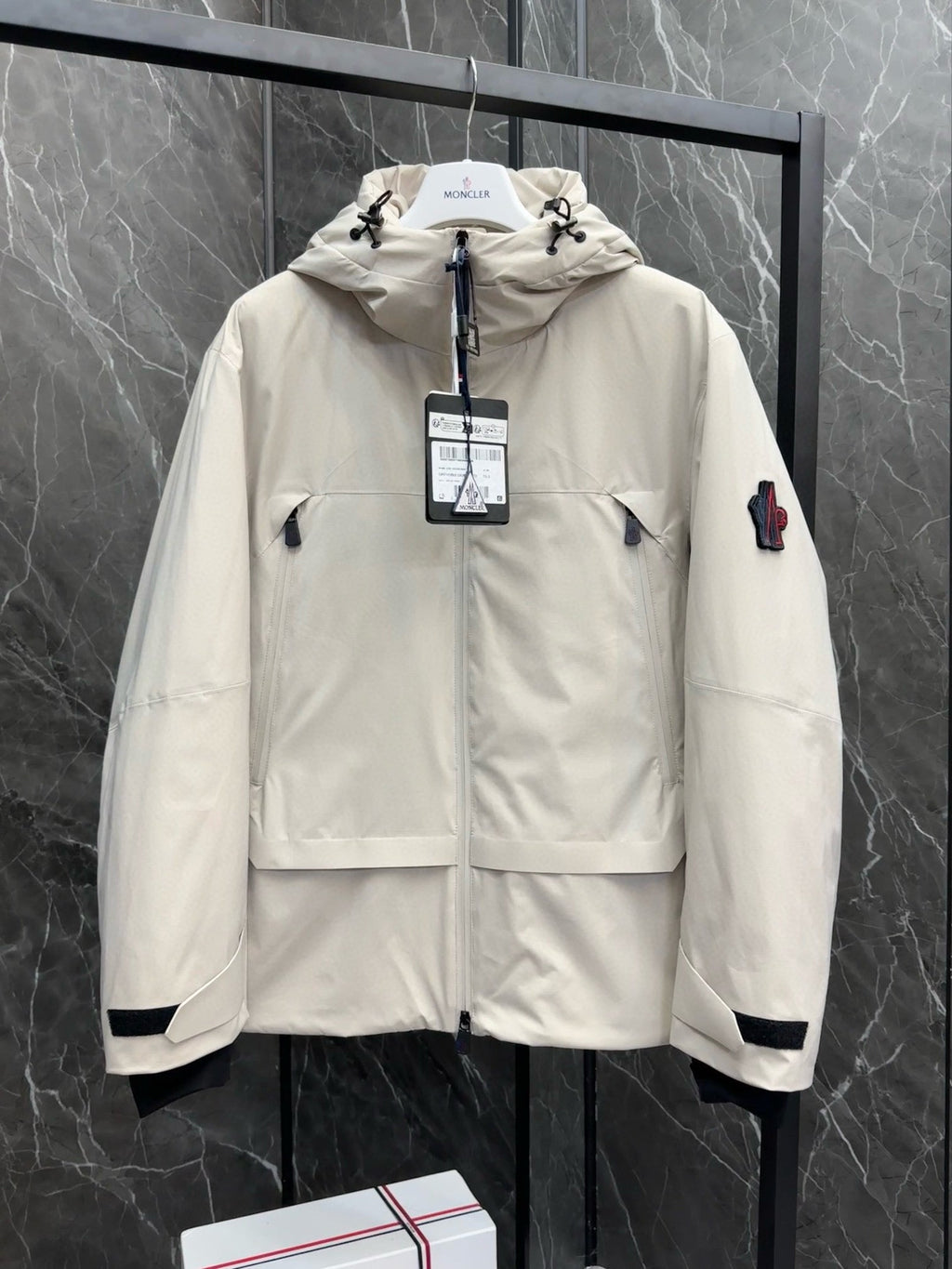 MNC Windbreaker