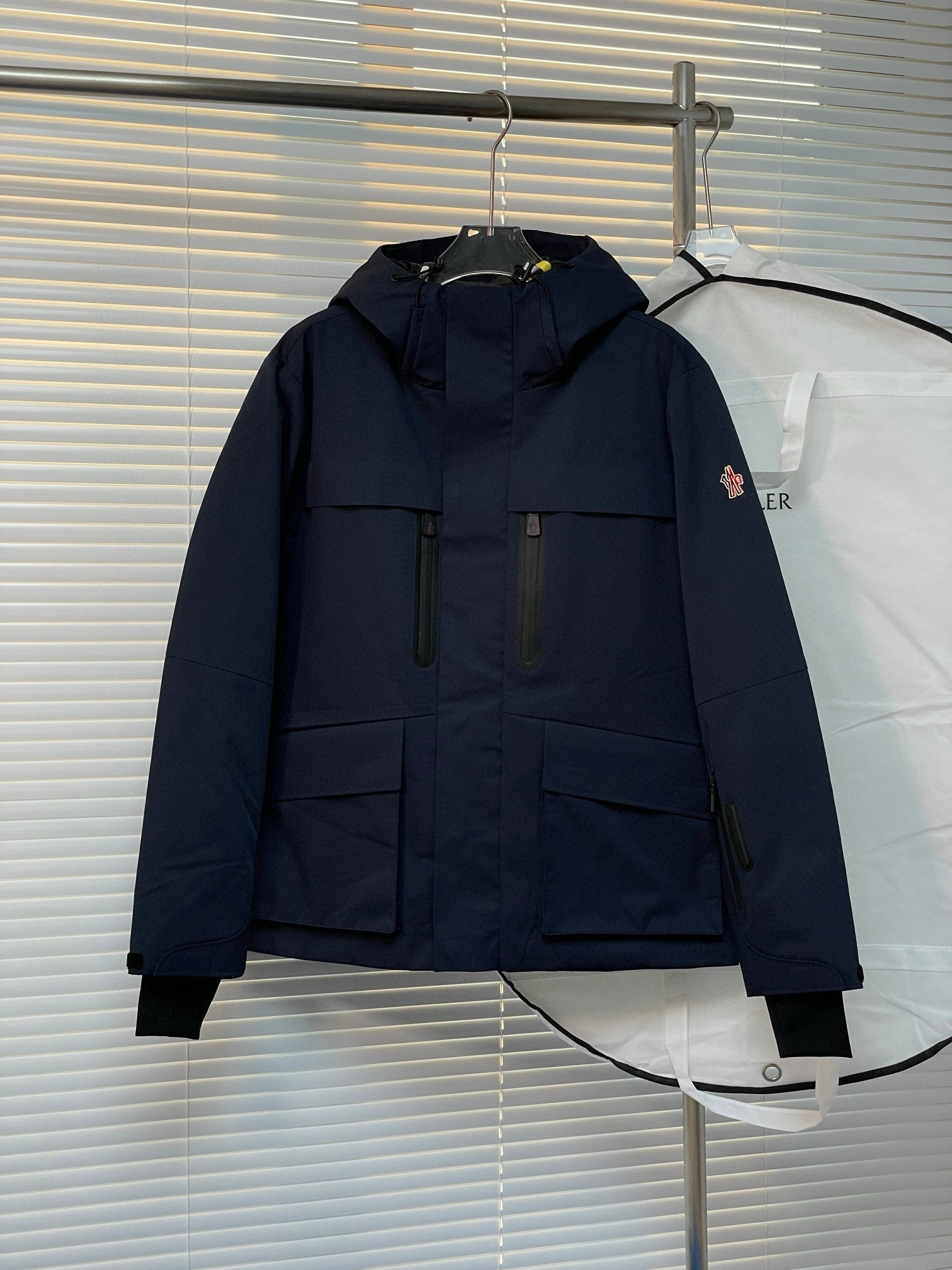 MNC Windbreaker