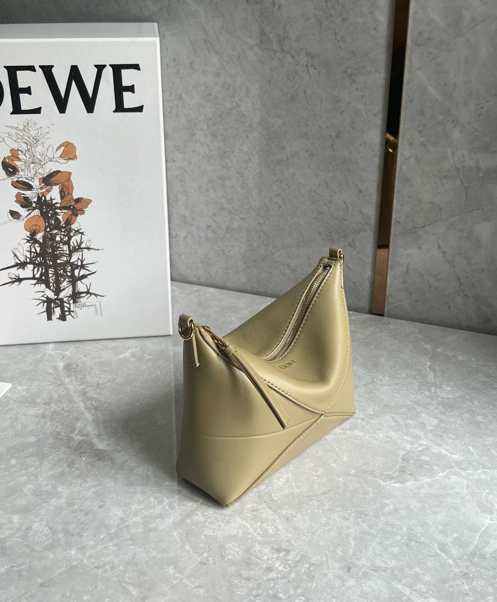 LW Puzzle Fold