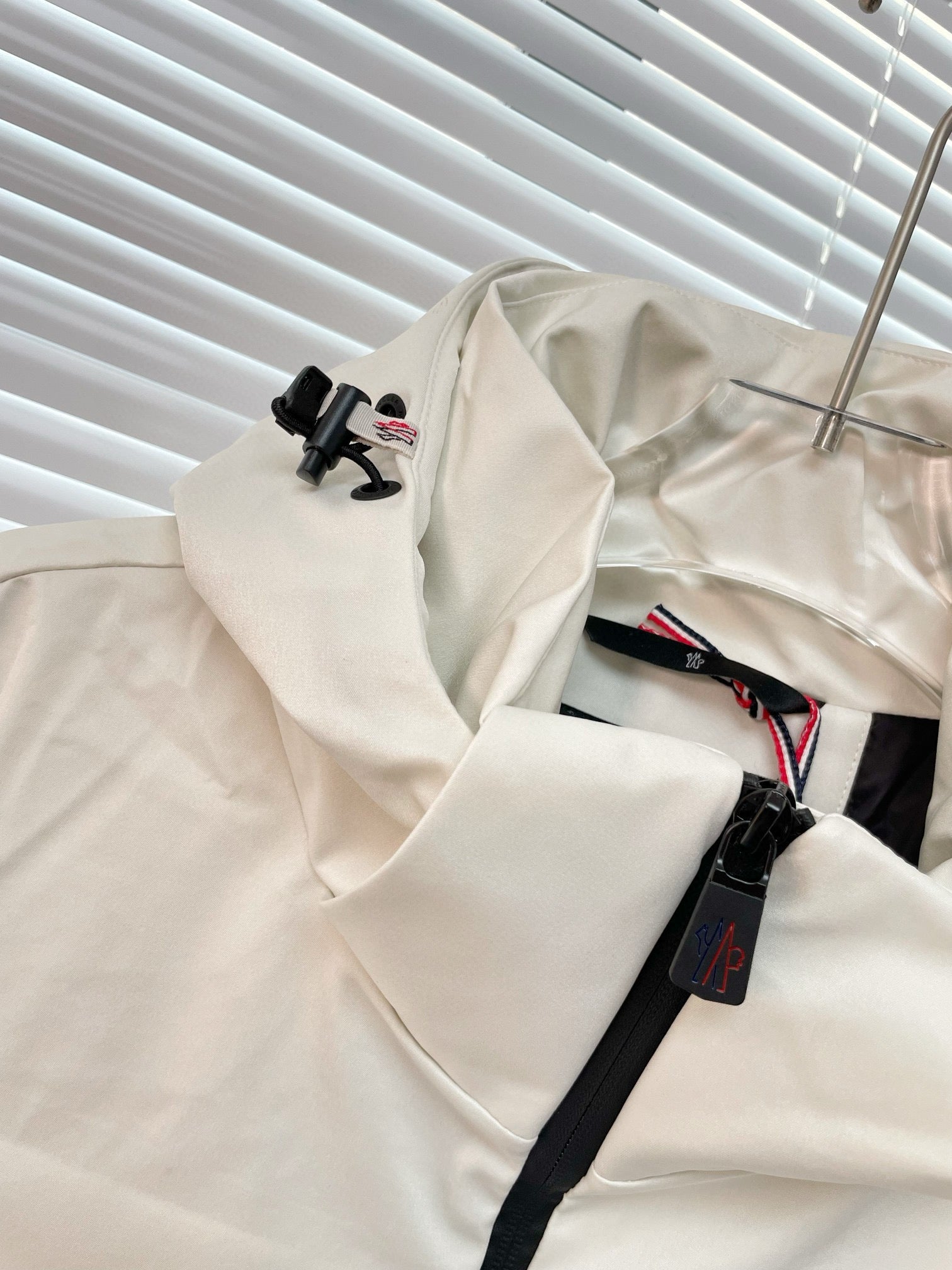 MNC Windbreaker