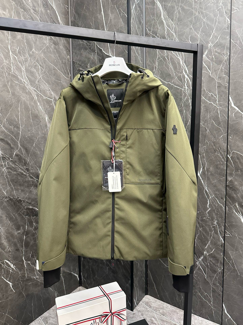 MNC Windbreaker