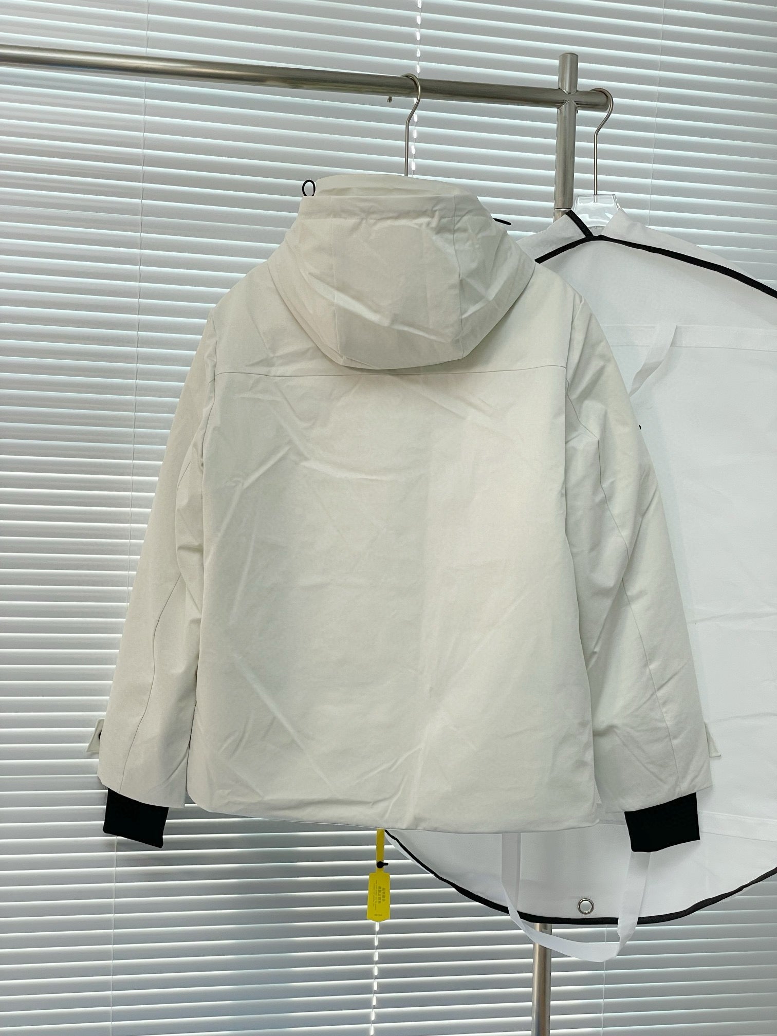 MNC Windbreaker
