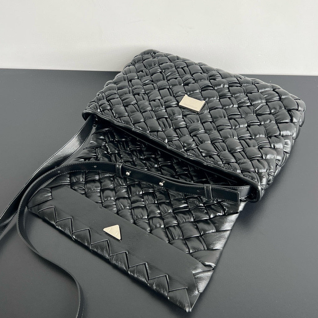 BTV Rumple Messenger Bag