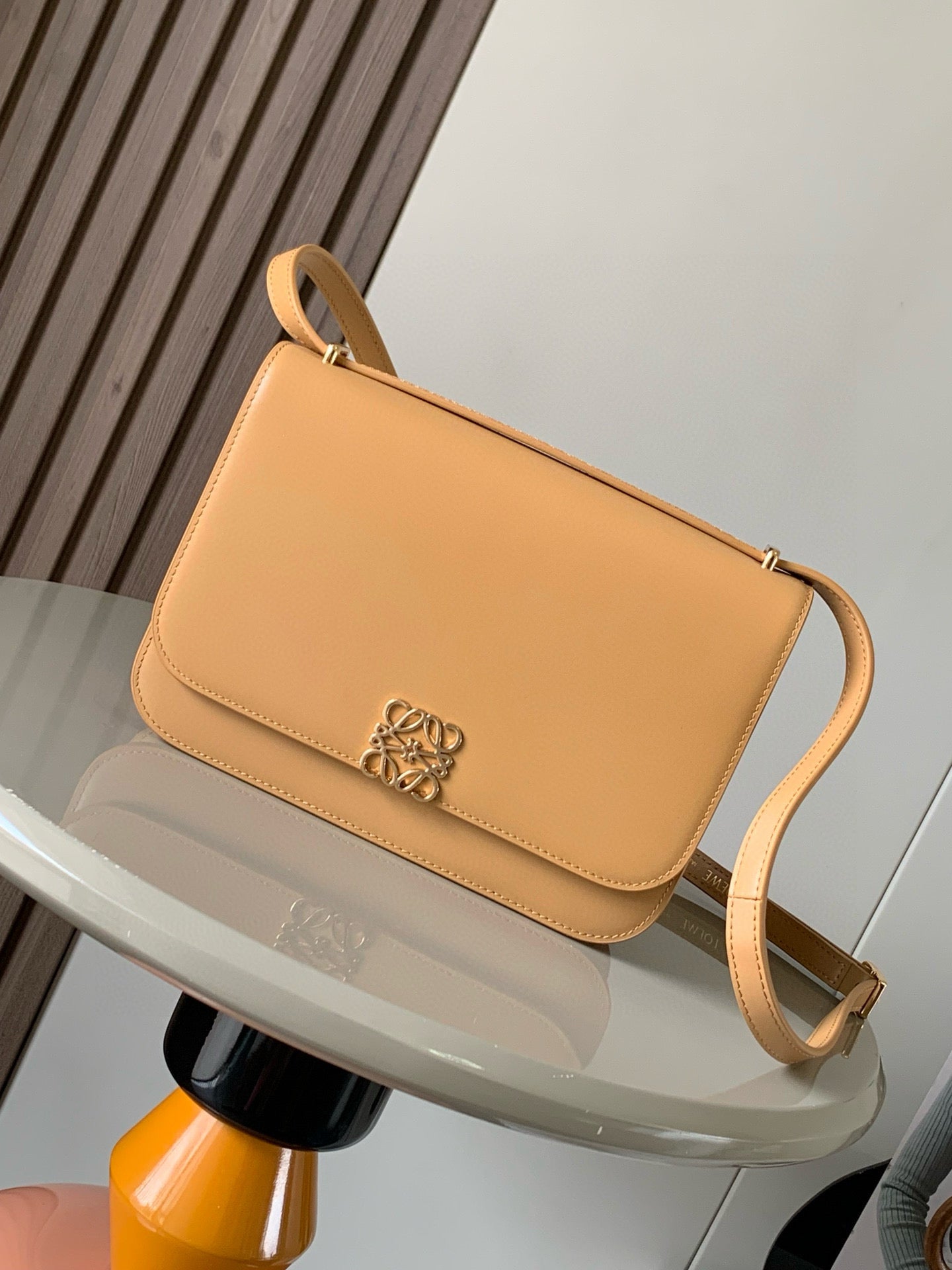 LW Goya Leather
