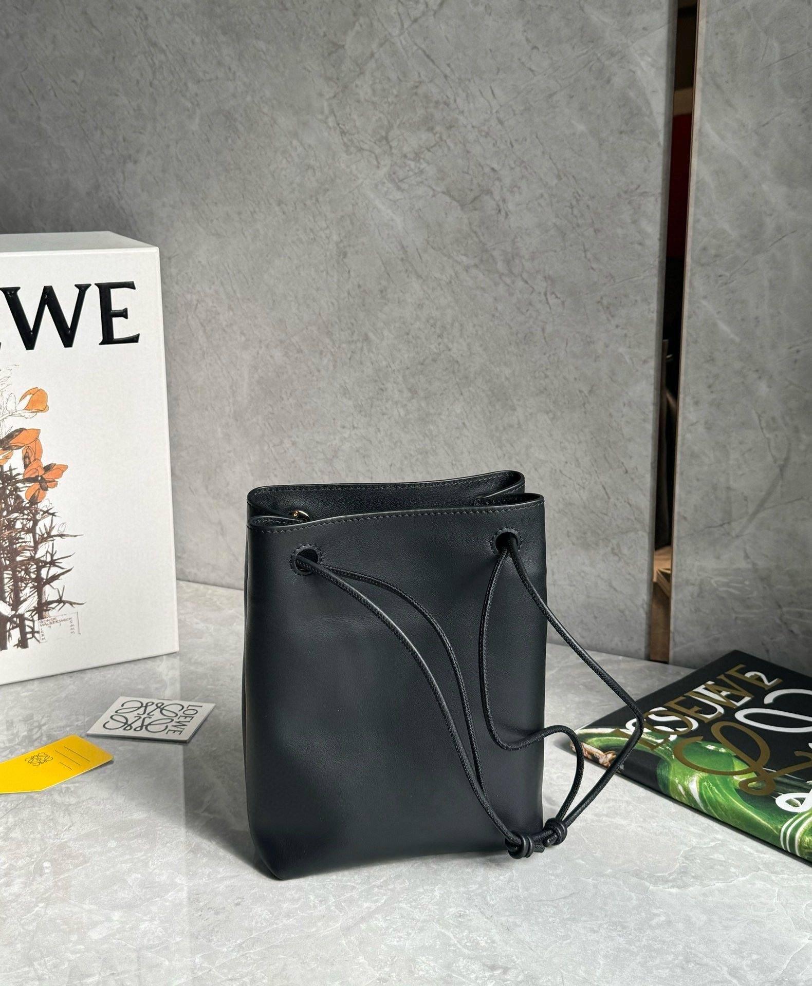 LW Pebble Leather