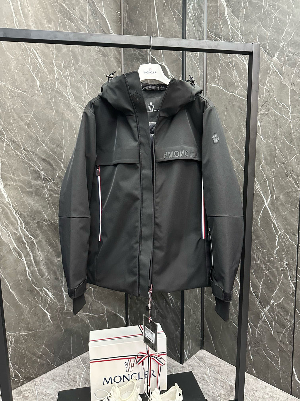 MNC Windbreaker