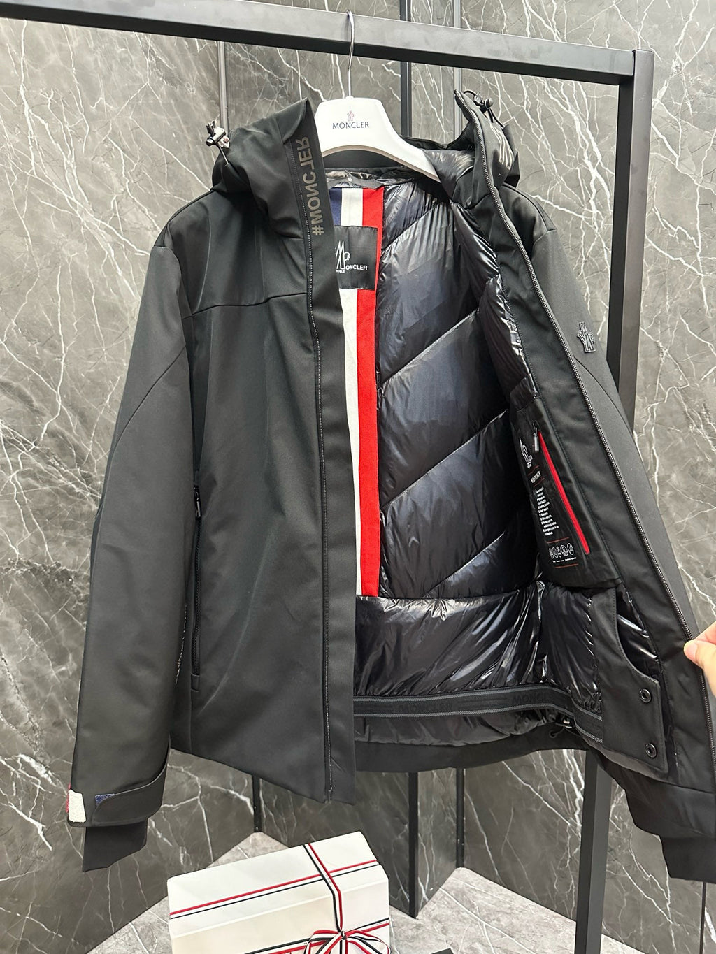 MNC Windbreaker
