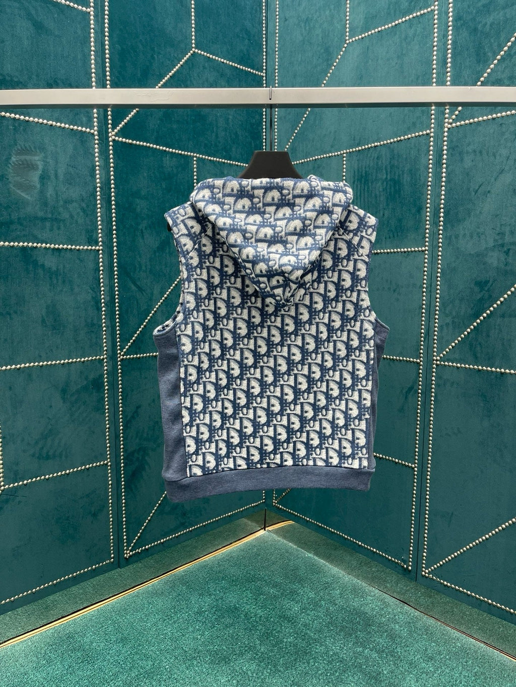 CD Sleeveless Sweatshirt