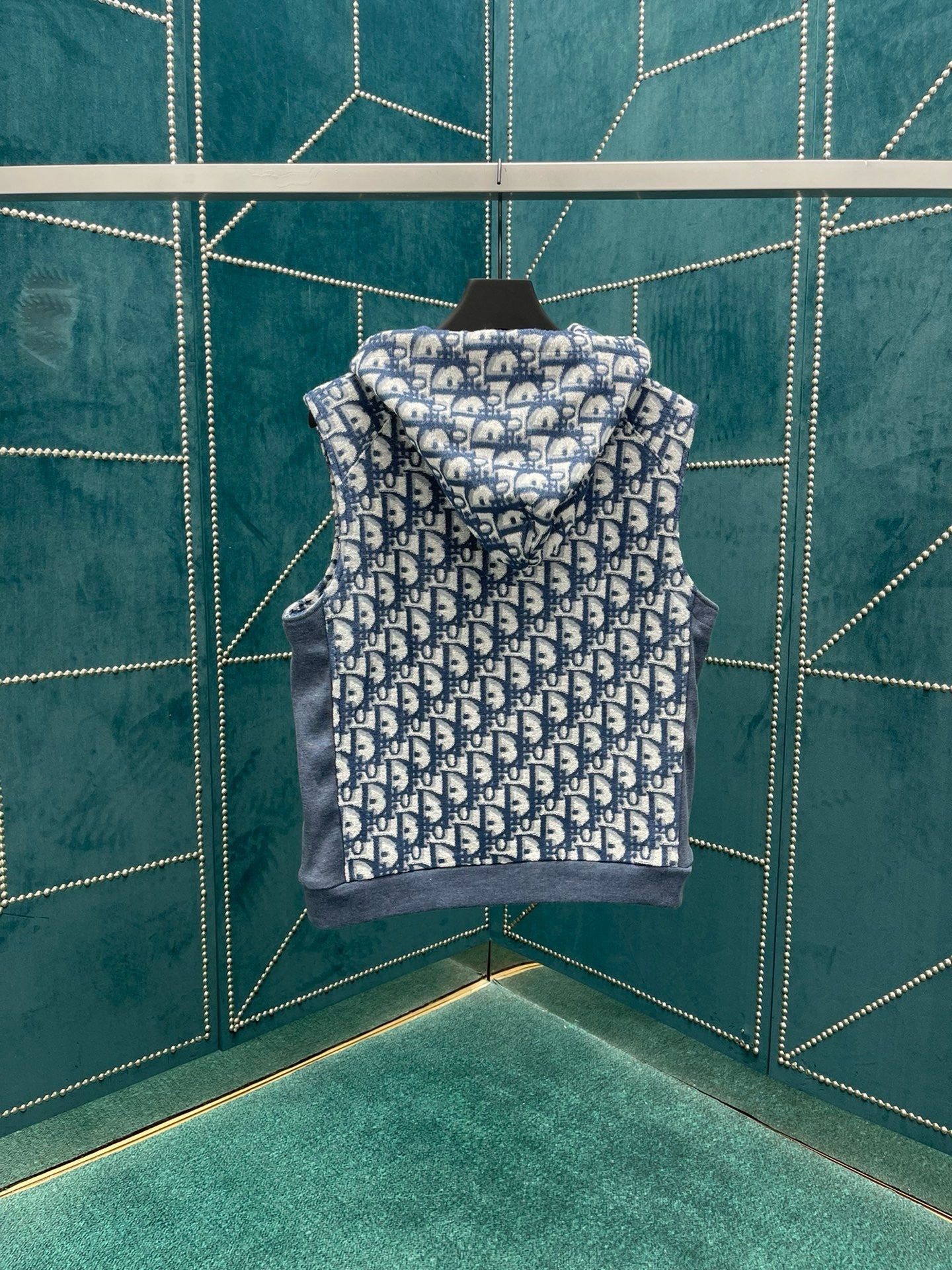 CD Sleeveless Sweatshirt