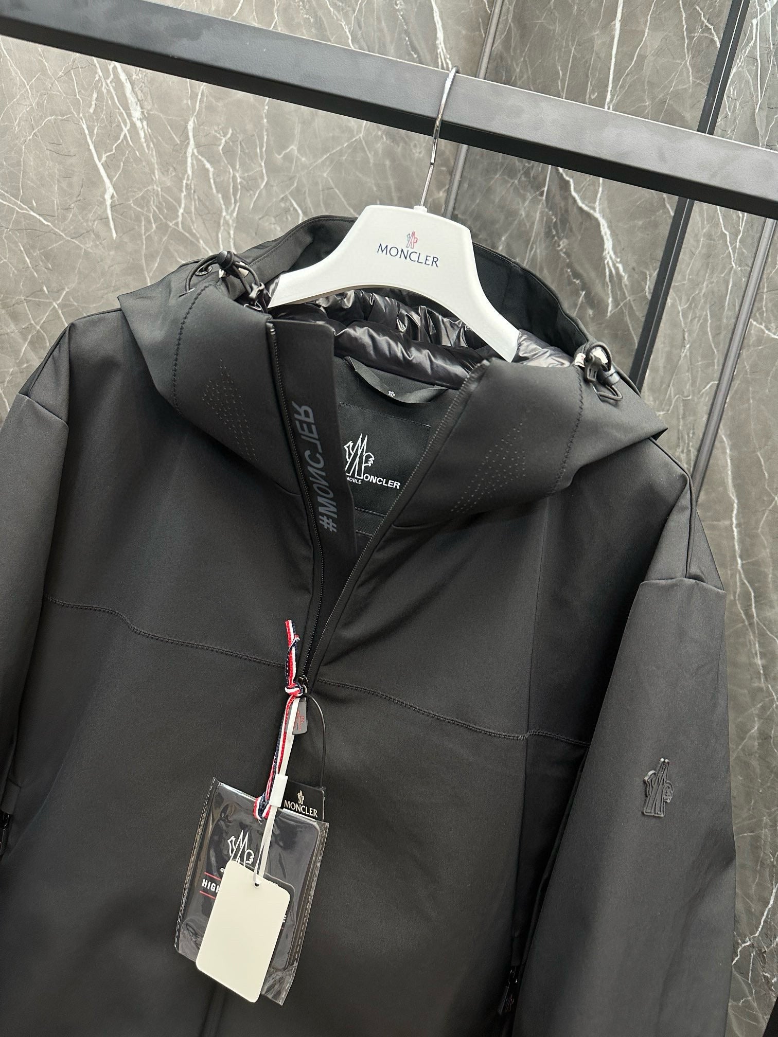 MNC Windbreaker