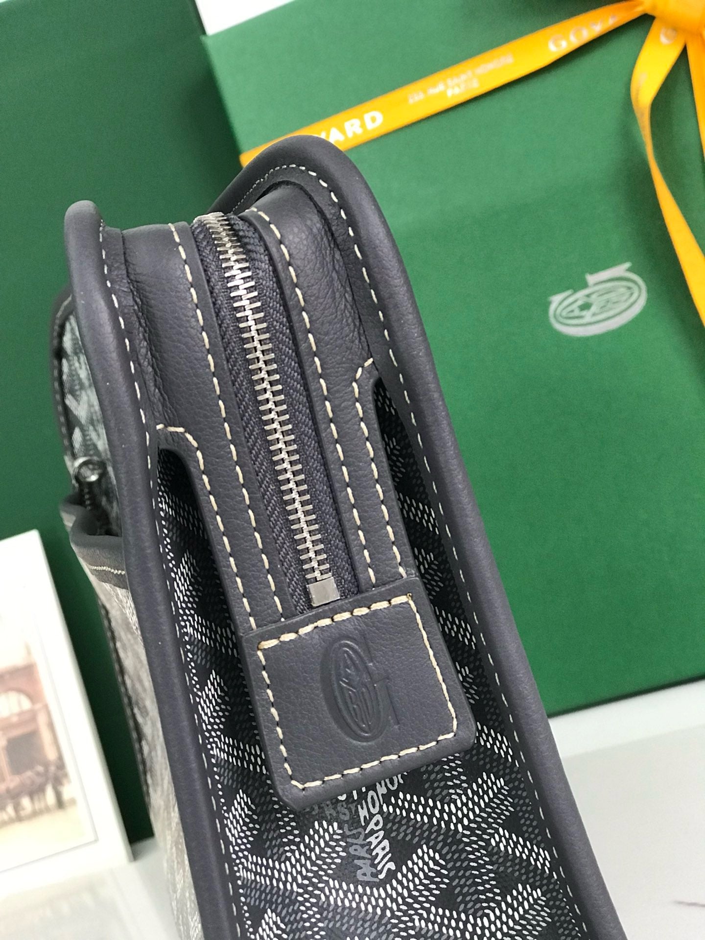 GYD Jouvence Toiletry Bag