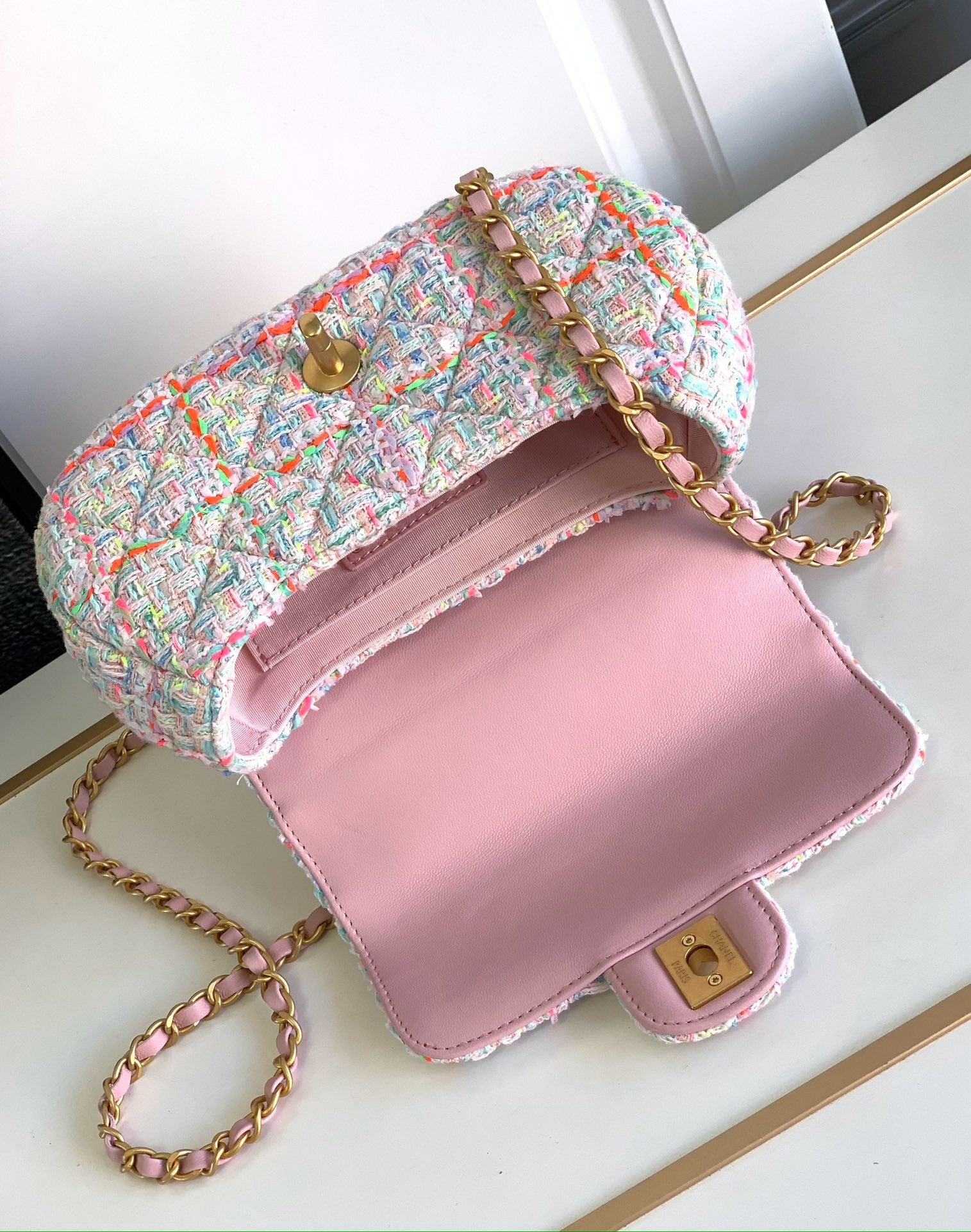 CNL 24C Coco Carry Me Handbag