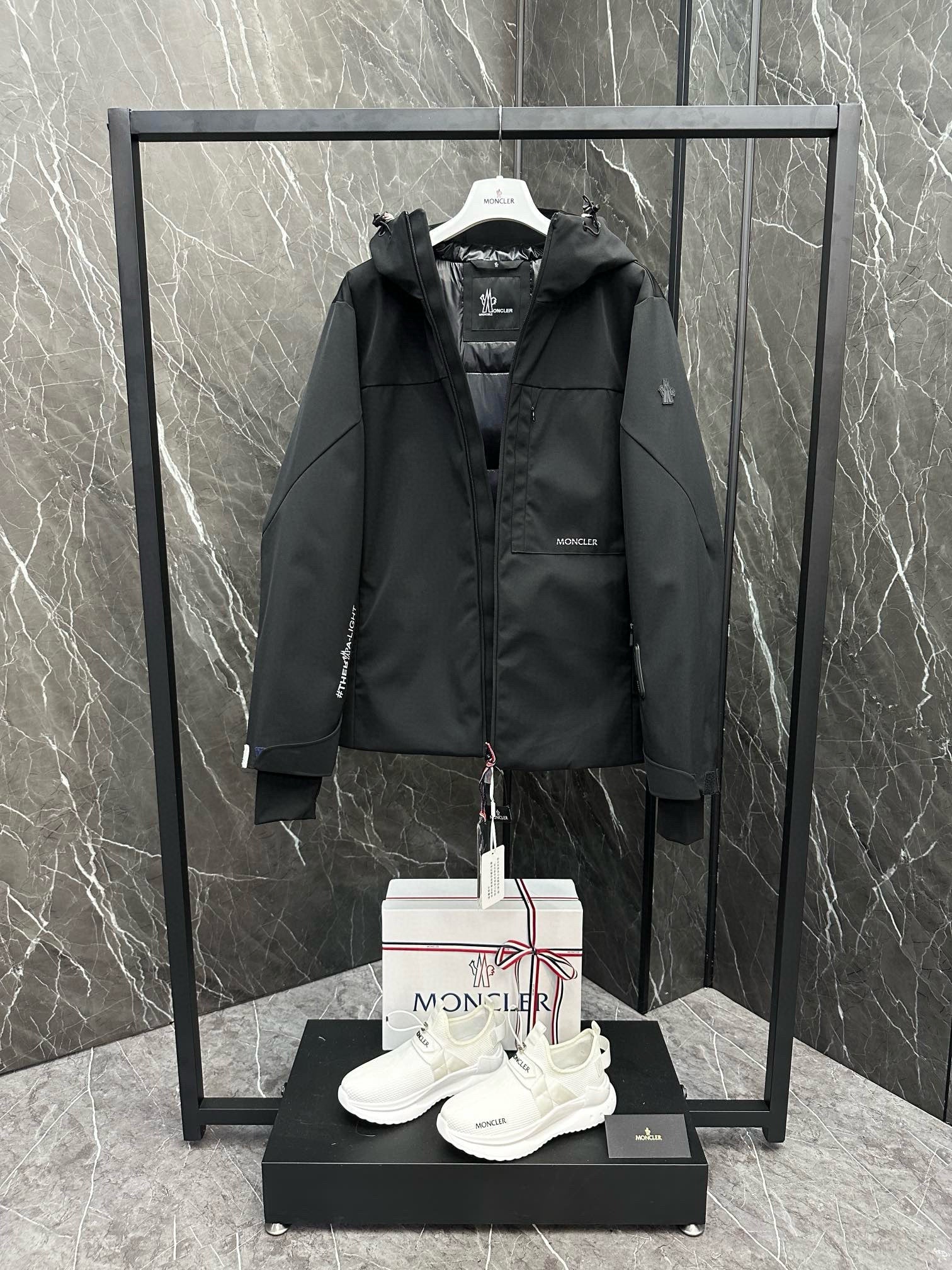 MNC Windbreaker