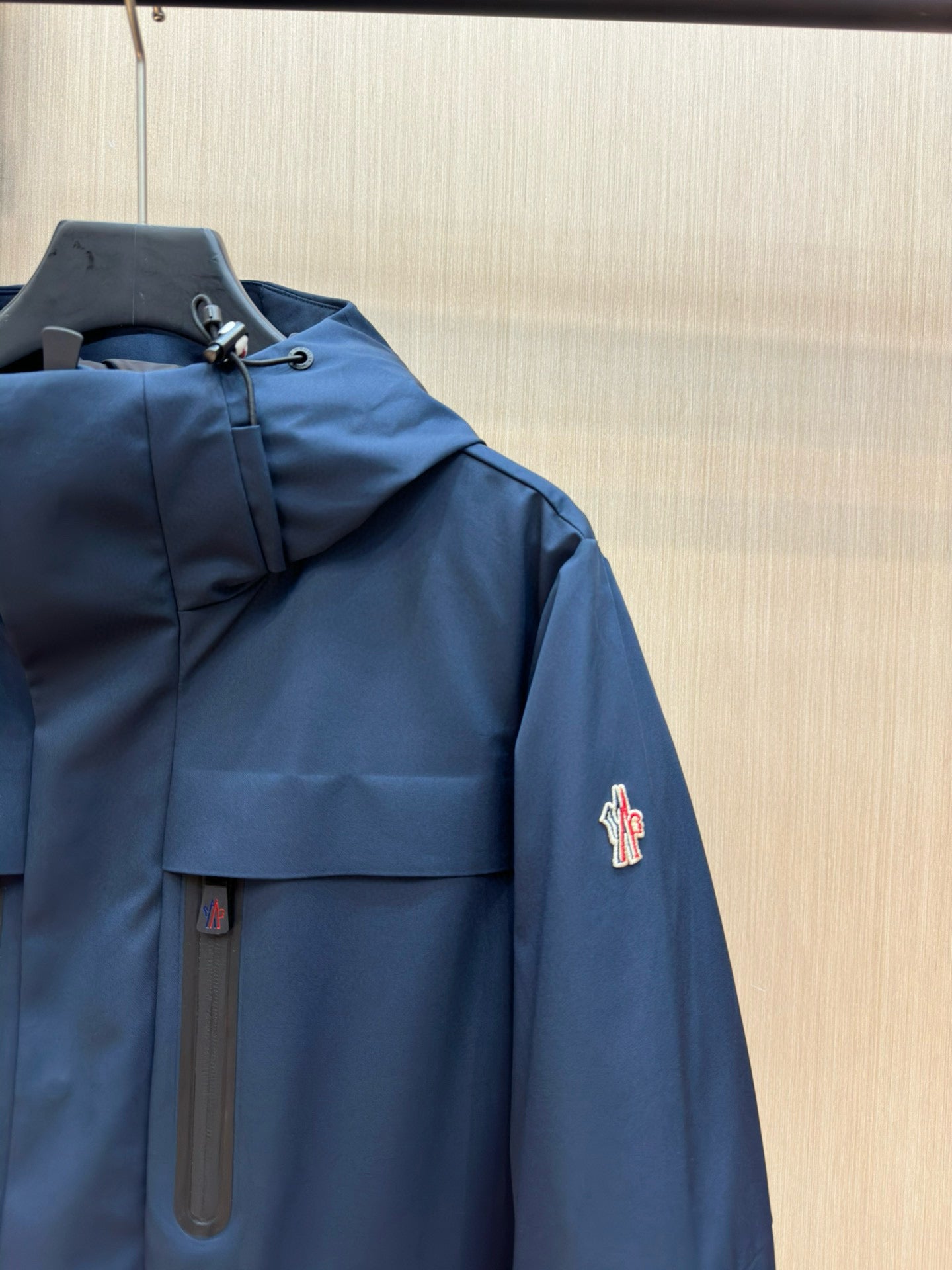 MNC Windbreaker