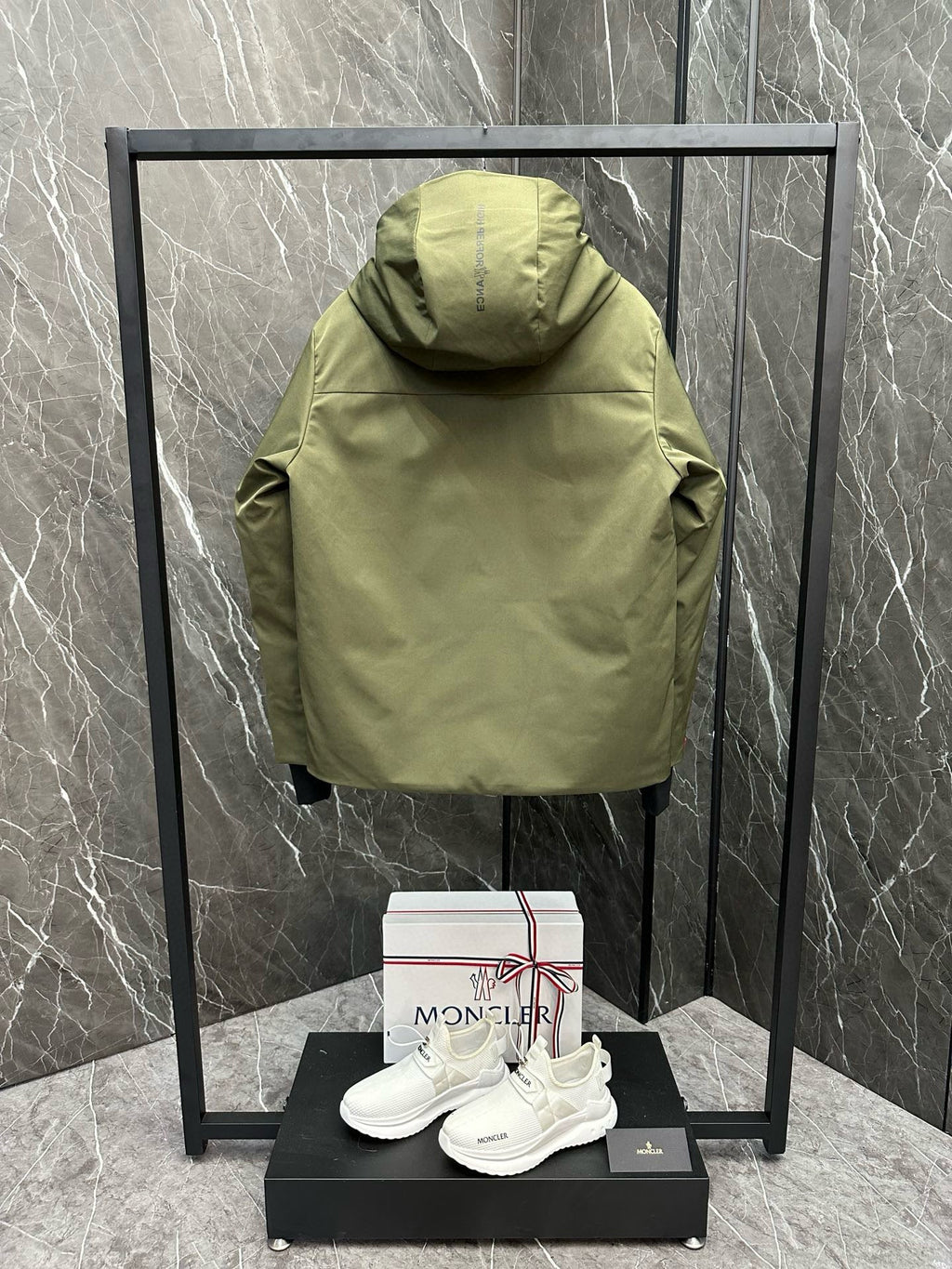 MNC Windbreaker