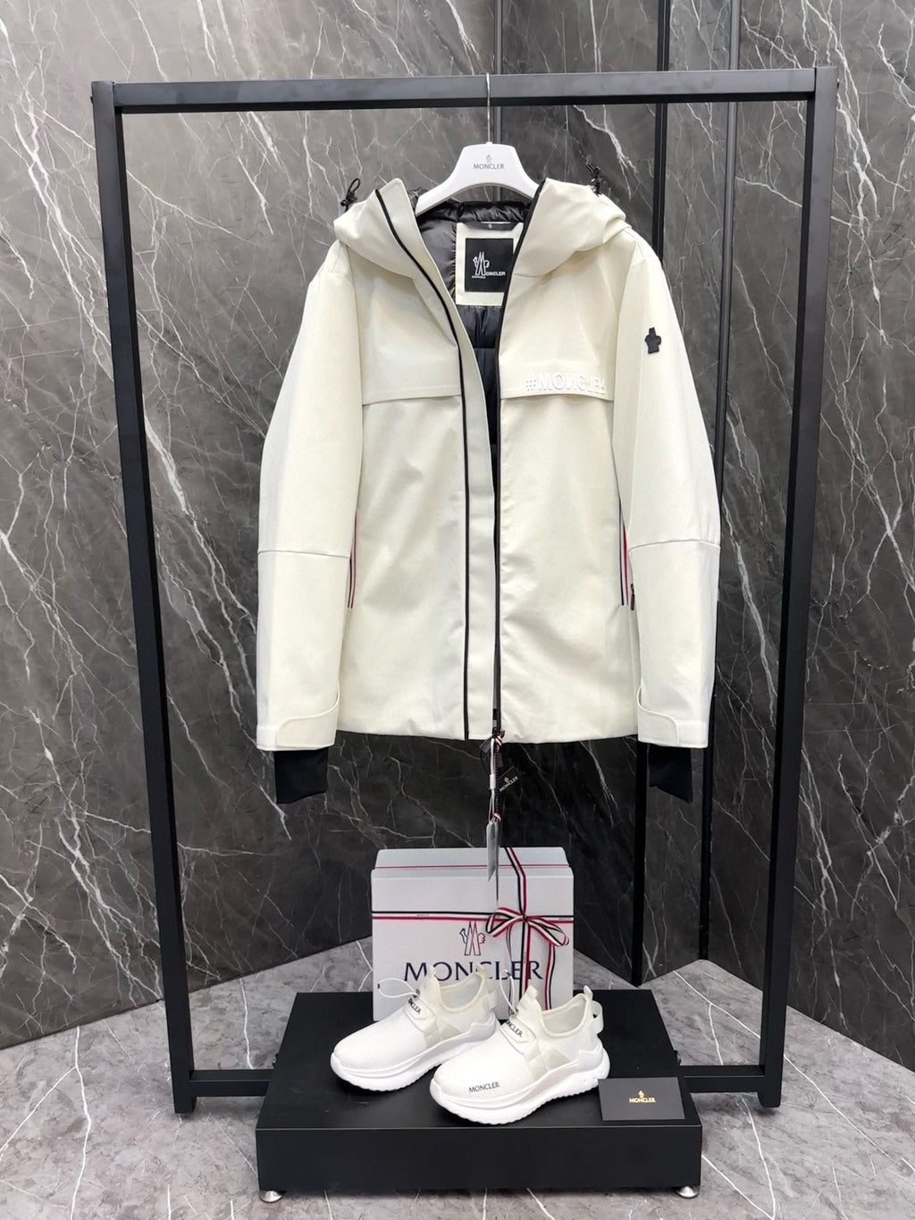 MNC Windbreaker