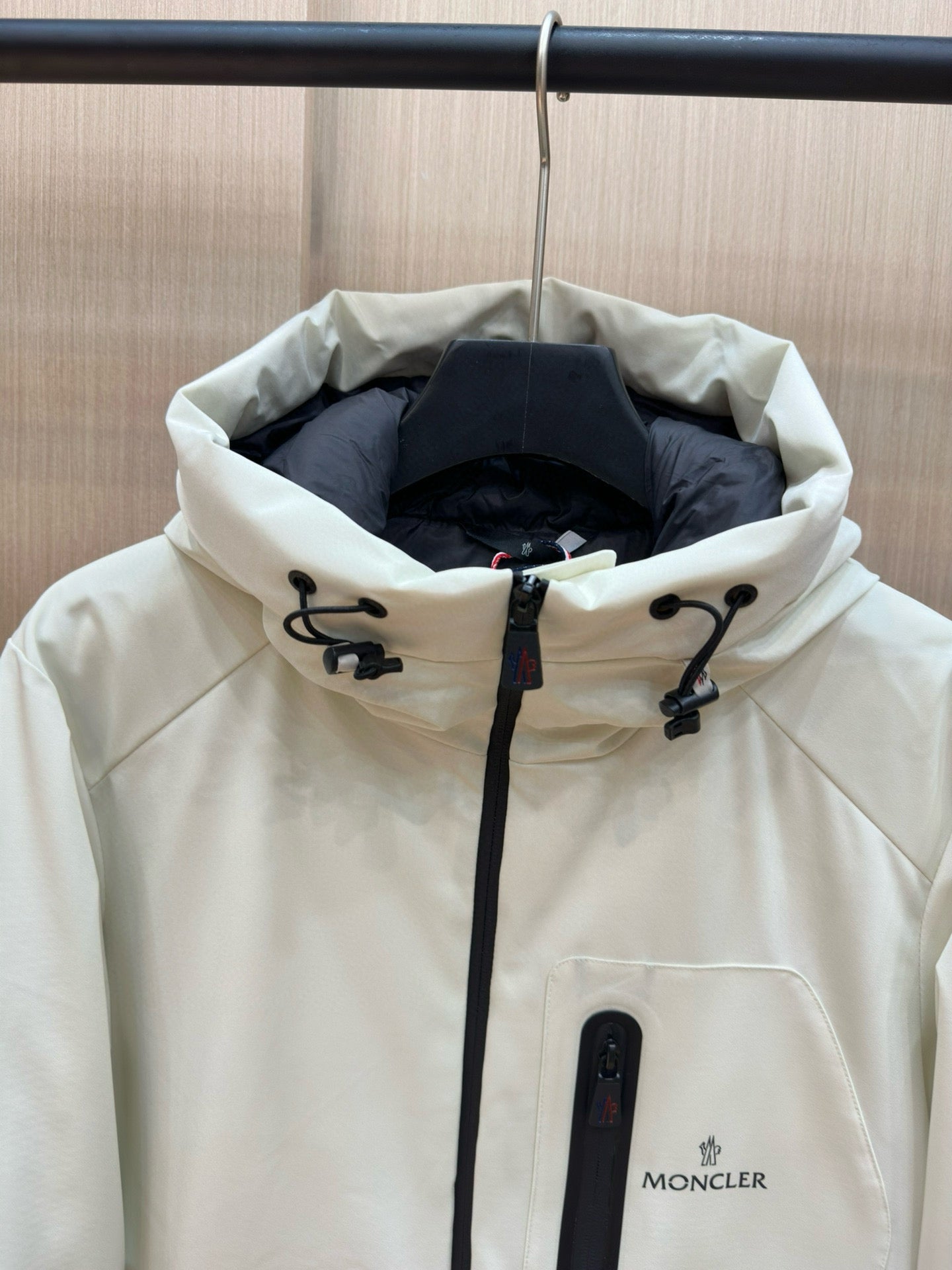 MNC Windbreaker