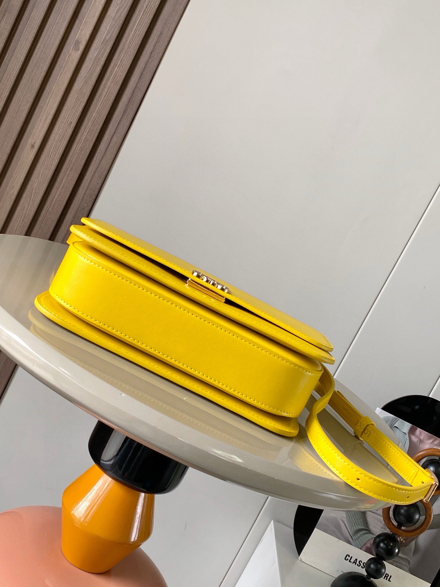 LW Goya Leather