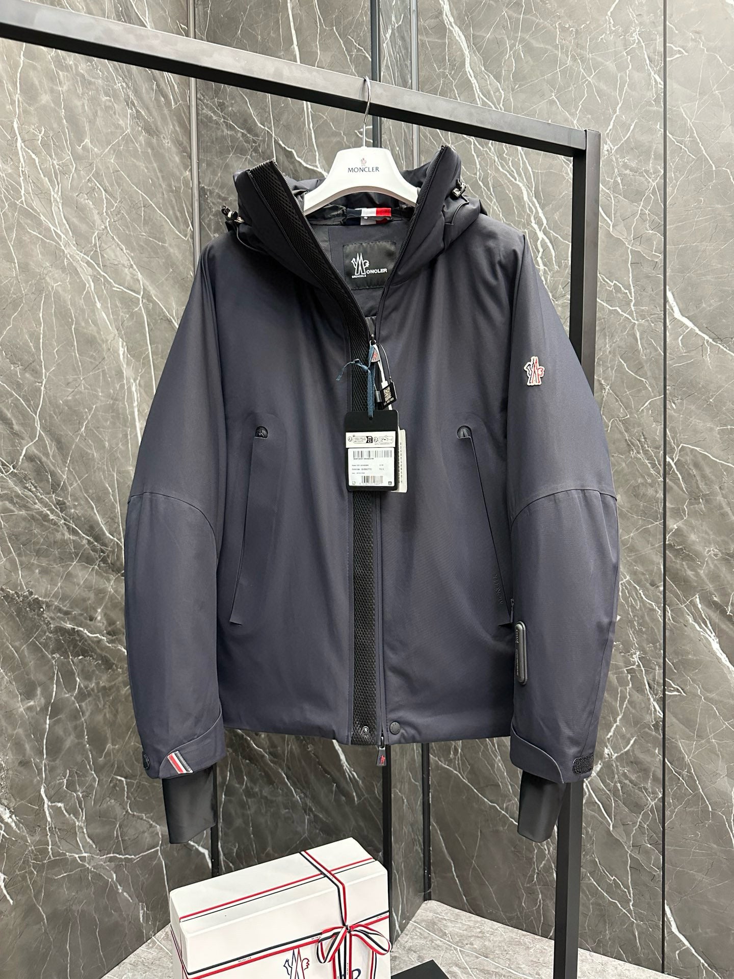 MNC Windbreaker