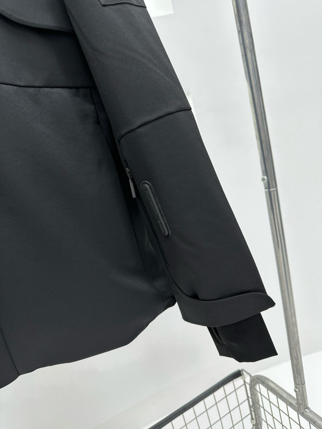 MNC Windbreaker