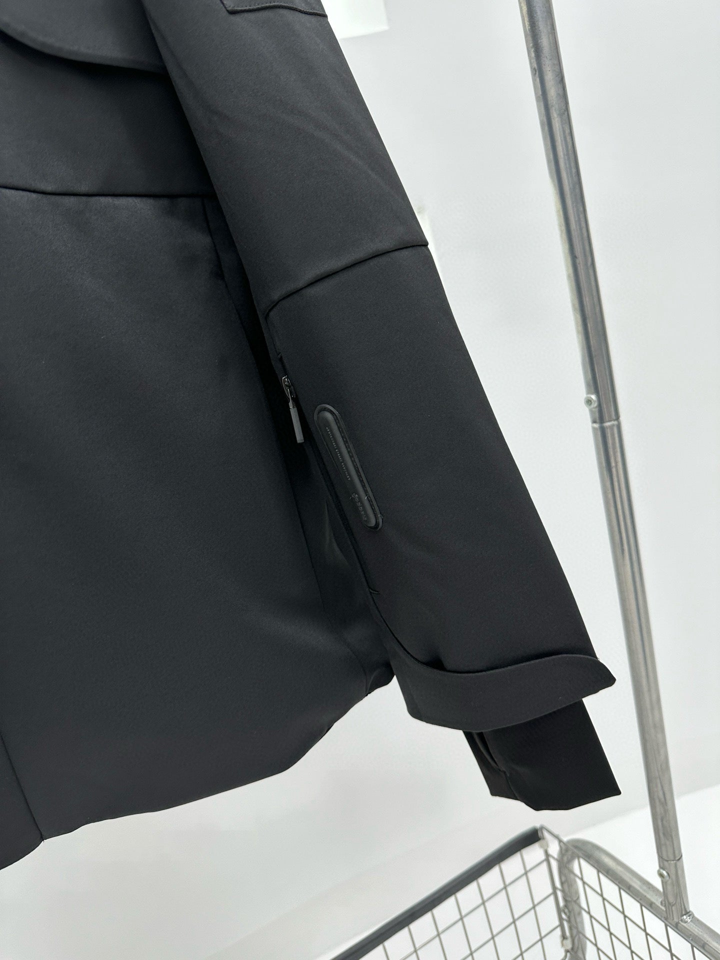 MNC Windbreaker