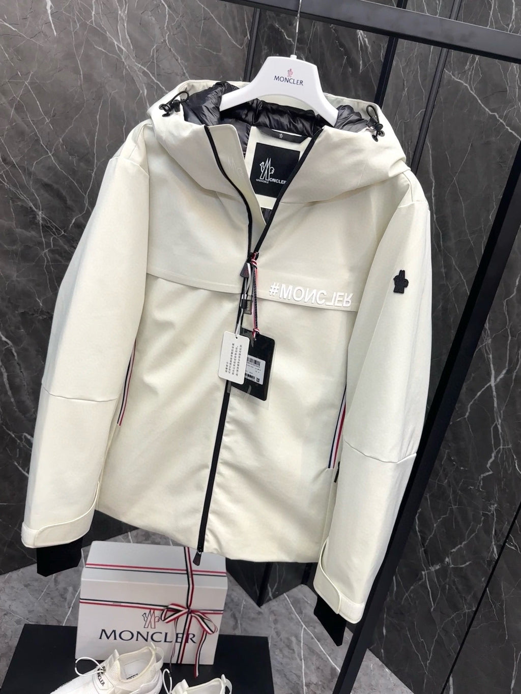 MNC Windbreaker