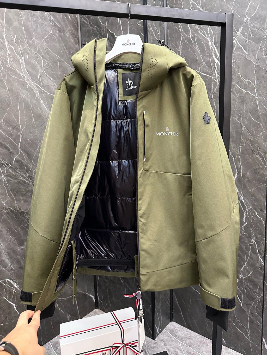 MNC Windbreaker