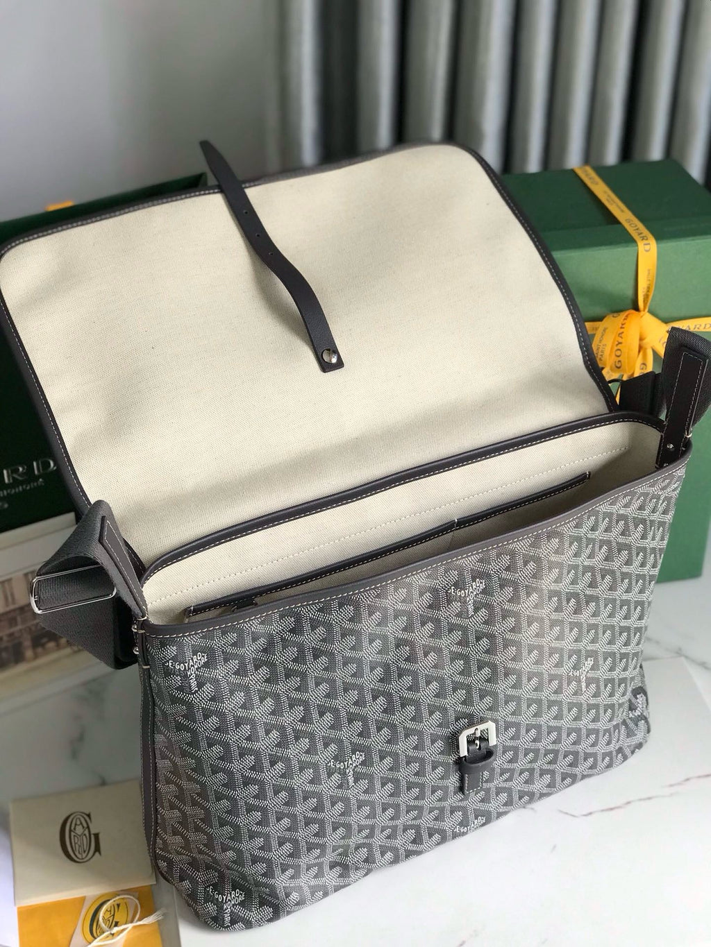 GYD Messenger Bag