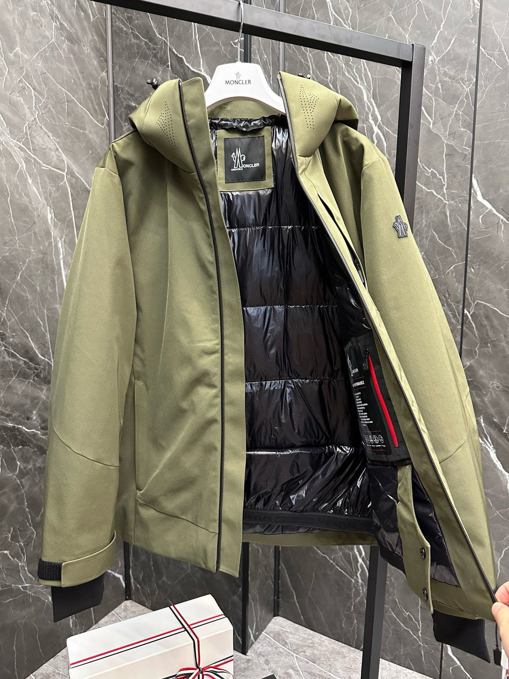 MNC Windbreaker