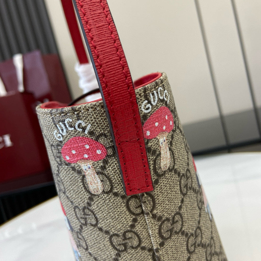 GC Bucket Bag