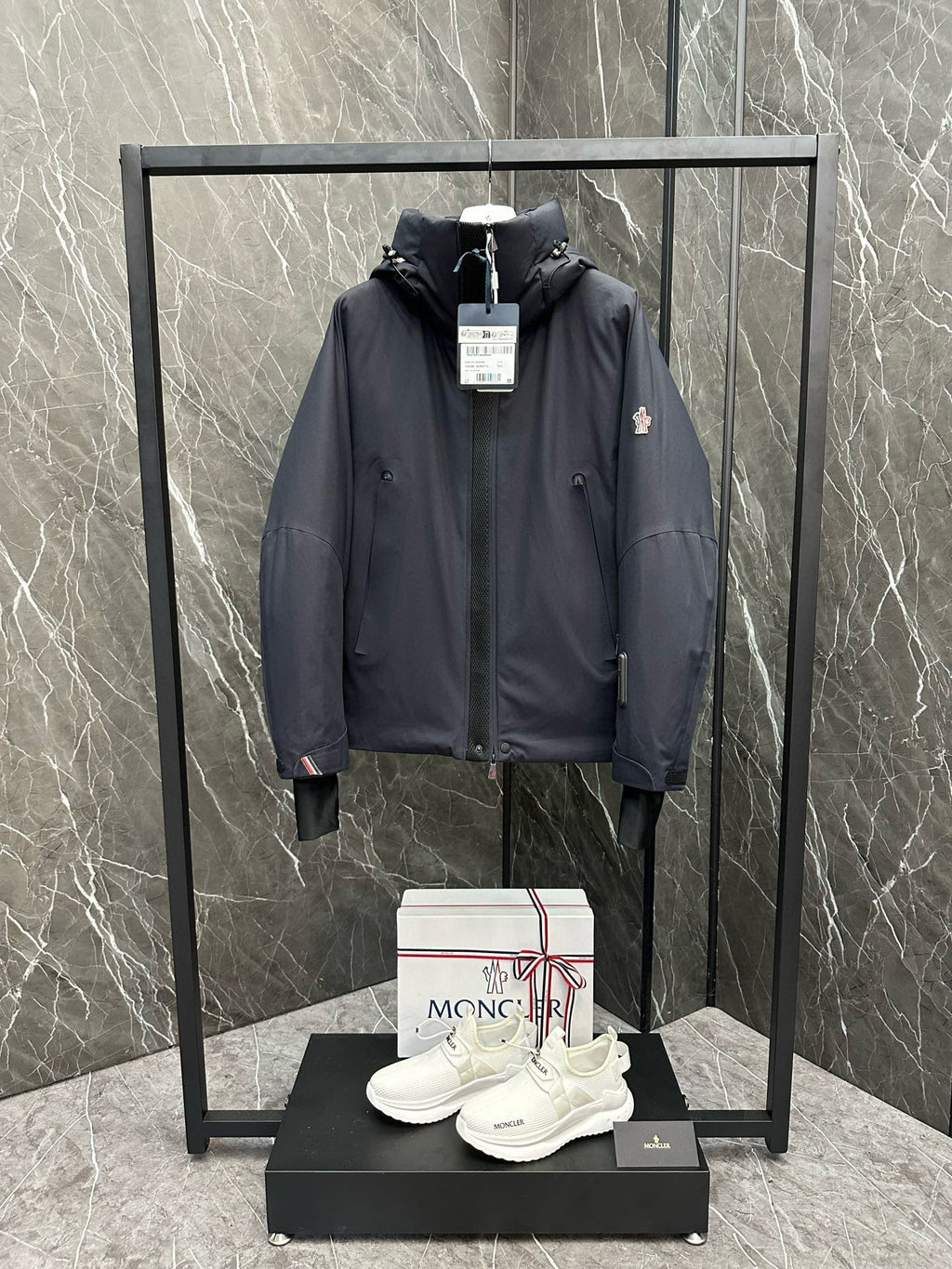 MNC Windbreaker