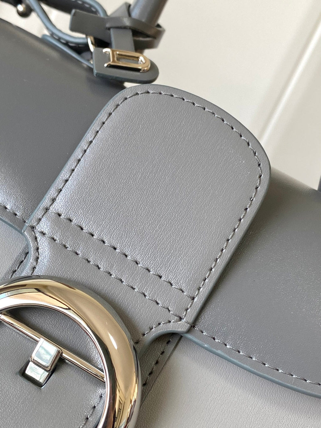 DLV Sling Bag