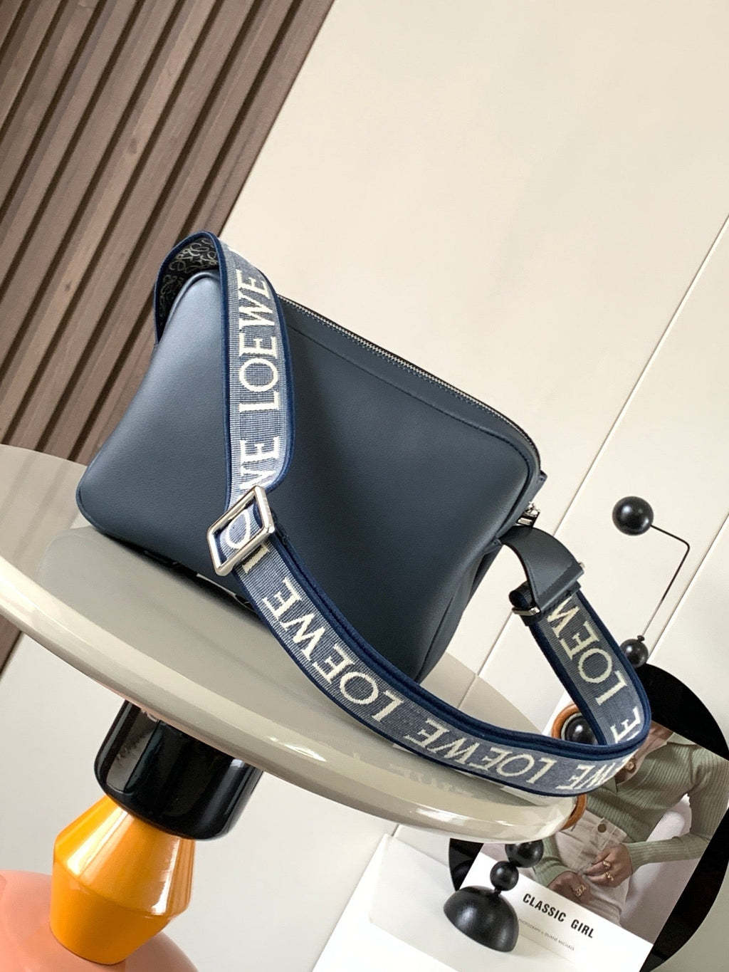 LW Messenger Bag