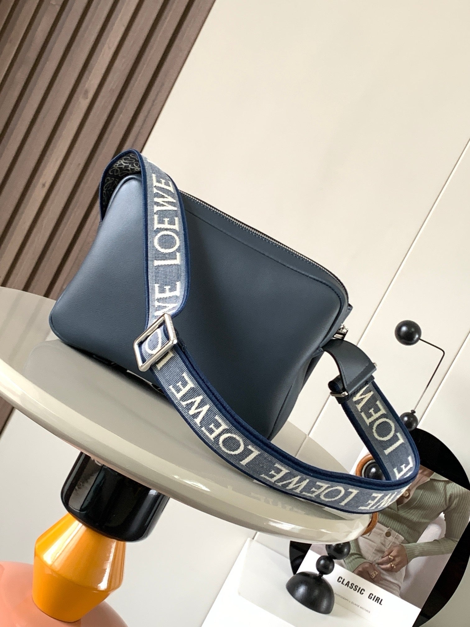 LW Messenger Bag